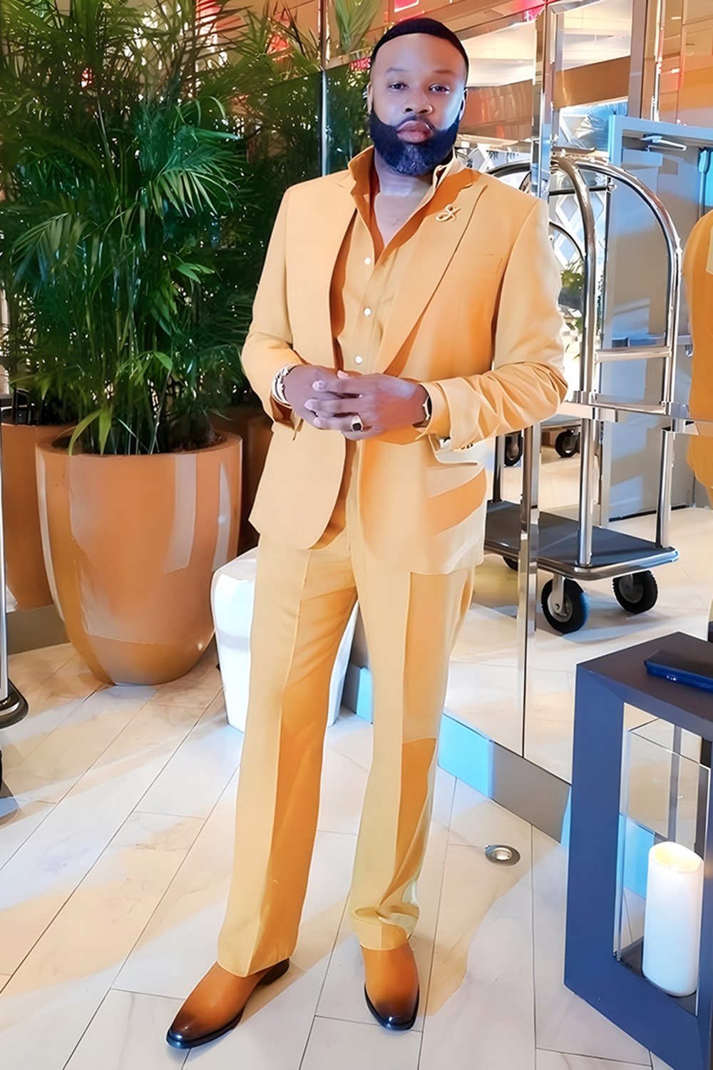 Yellow Slim Fit Peak Lapel 2 Piece Men's Prom Homecoming Suits
