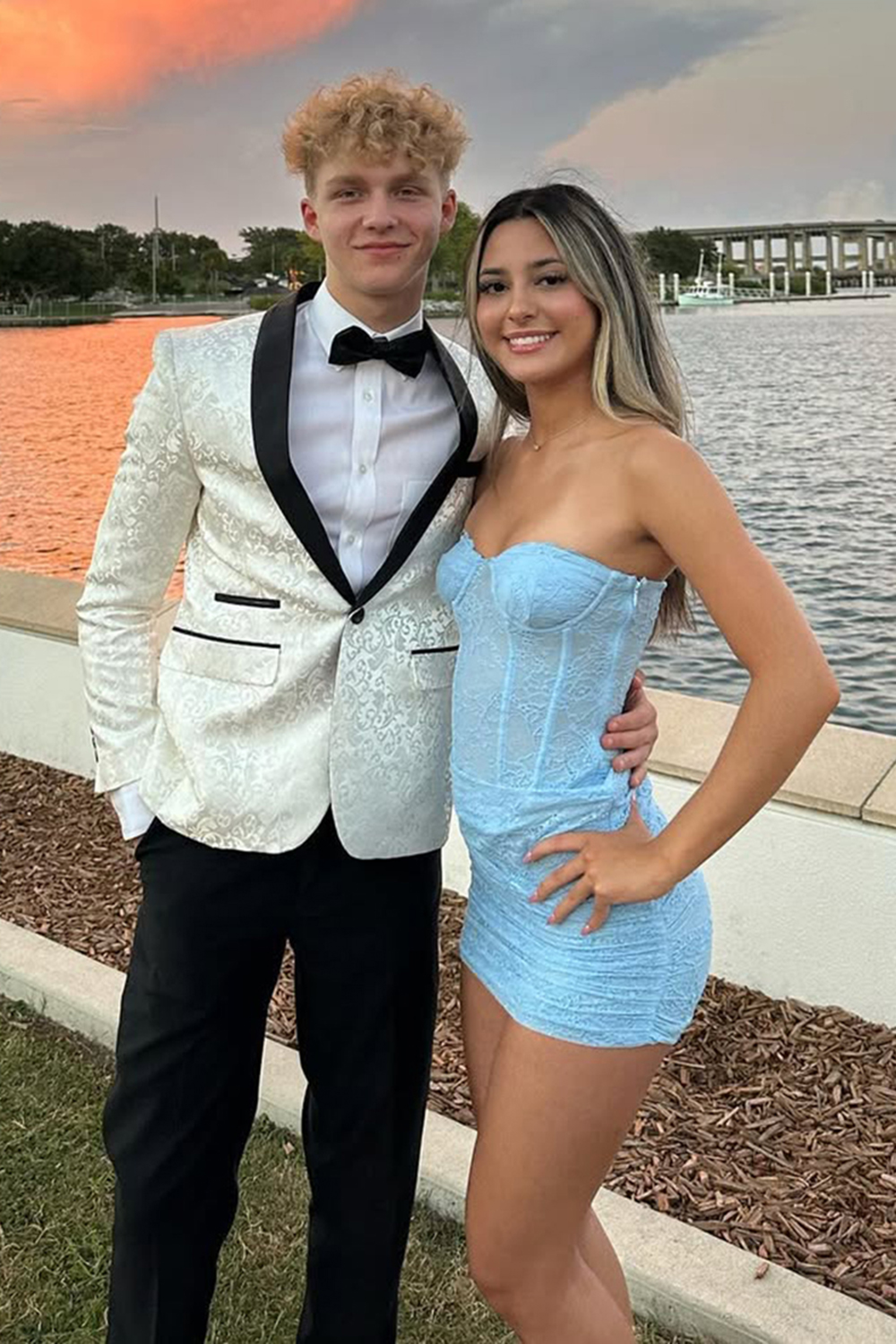 White Jacquard Slim Fit Shawl Lapel 2 Piece Men's Prom Homecoming Suits