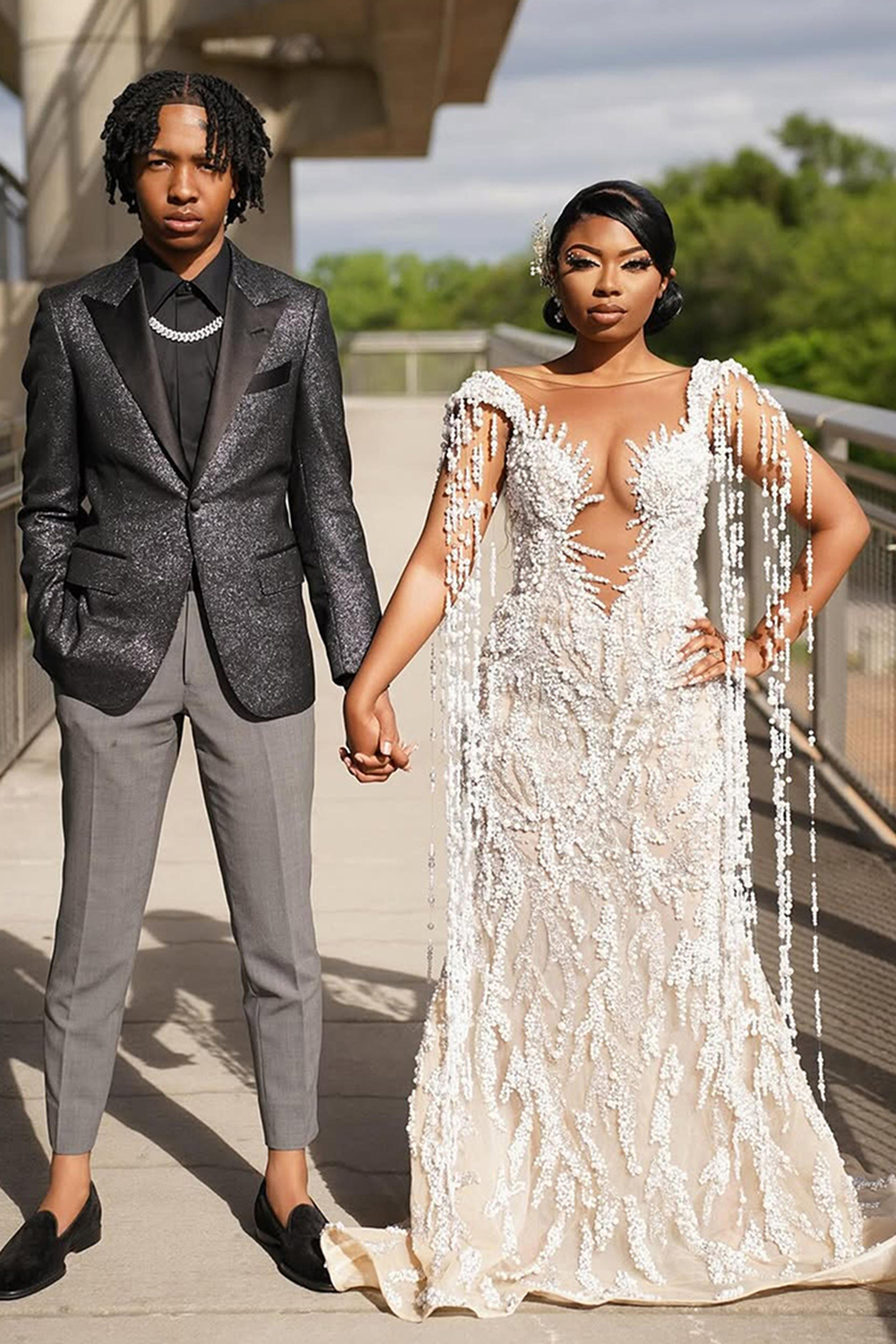 Sparkly Sequin Black Peak Lapel Slim Fit 2 Piece Men's Prom Homecoming Suits