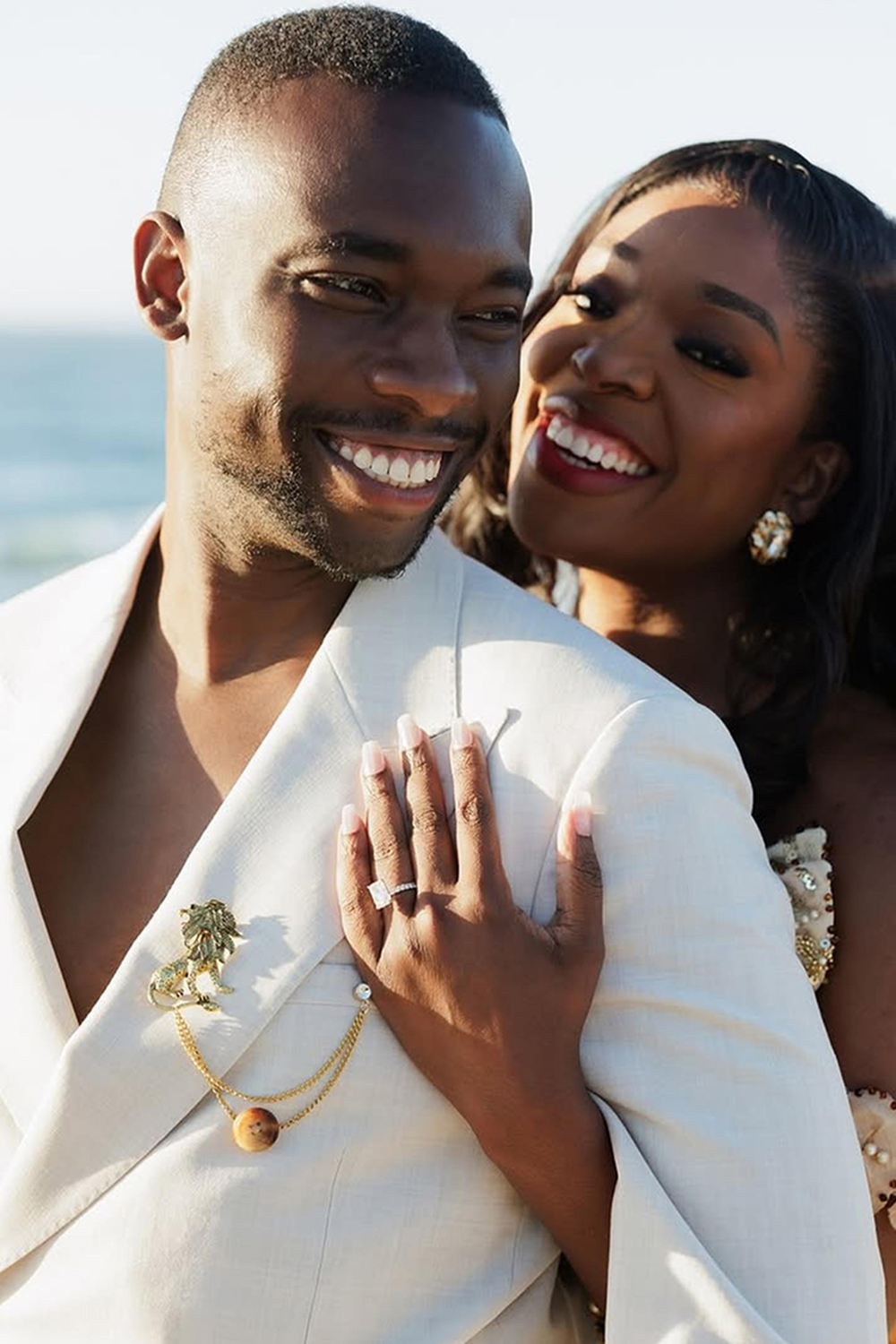 White Peak Lapel Slim Fit 2 Piece Men's Prom Homecoming Suits