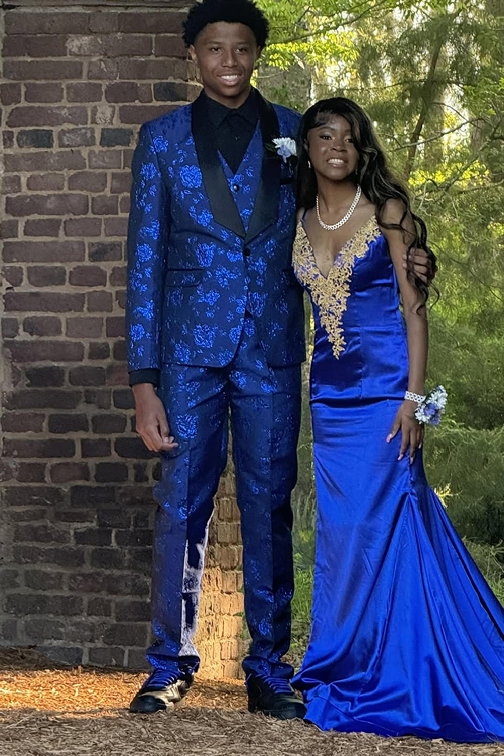 Blue Jacquard Shawl Lapel Slim Fit 3 Piece Men's Prom Homecoming Suits