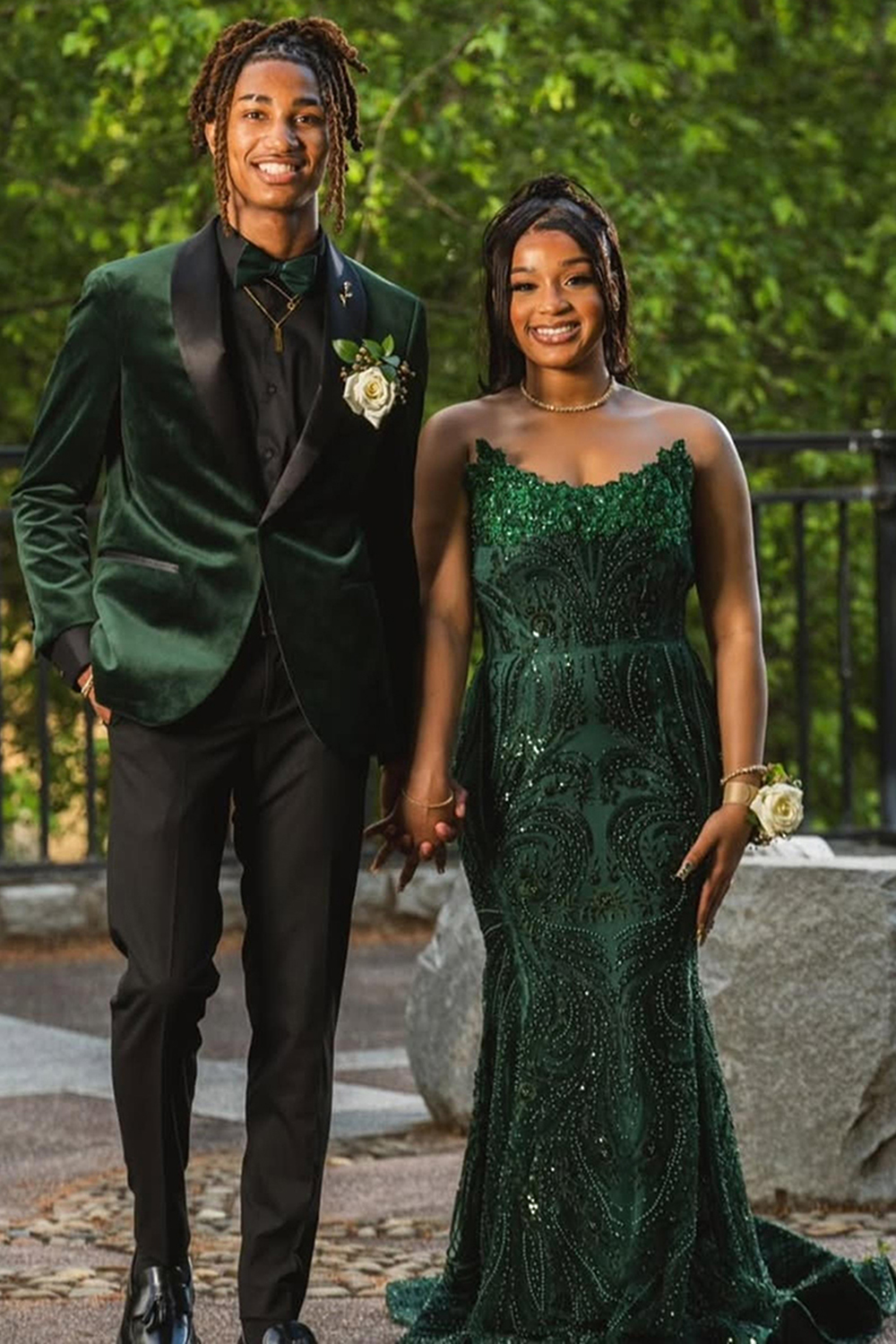 Dark Green Velvet Shawl Lapel Slim Fit 2 Piece Men's Prom Homecoming Suits