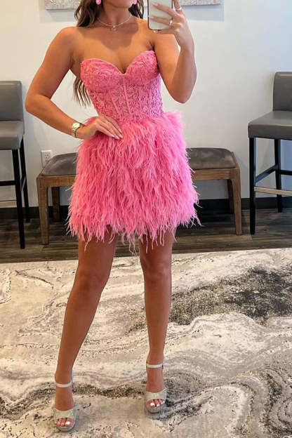 Bodycon Sweetheart Pink Short Homecoming Dress with Feathers