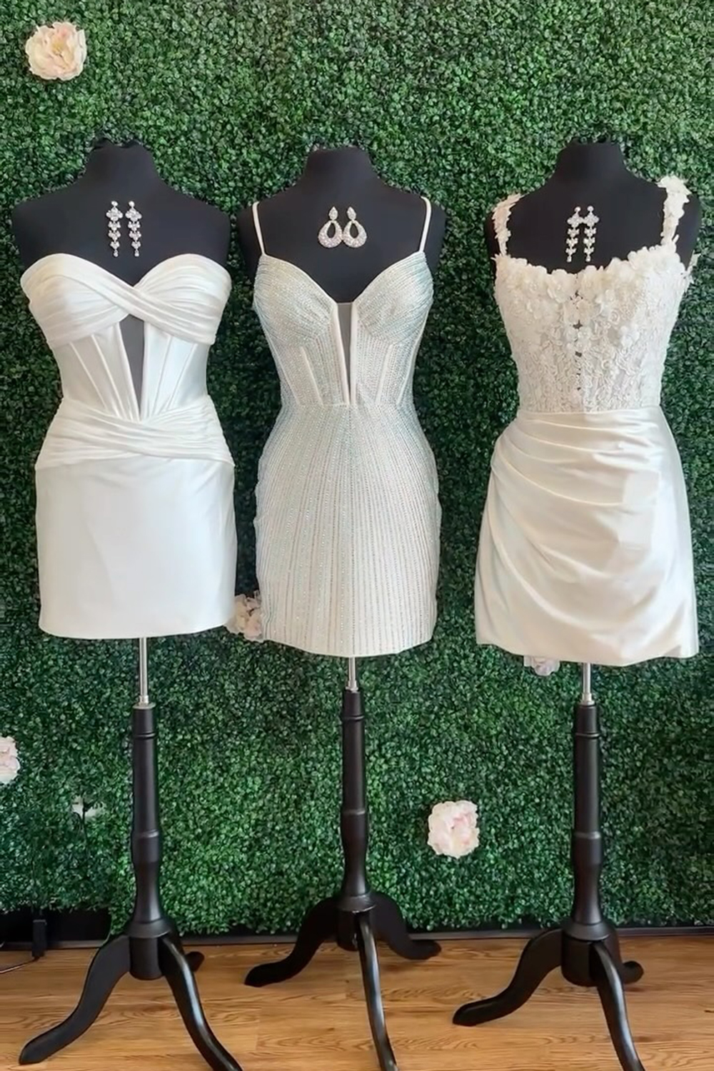 Off the Shoulder Dark Green Tight Corset Short Homecoming Dress with Appliques