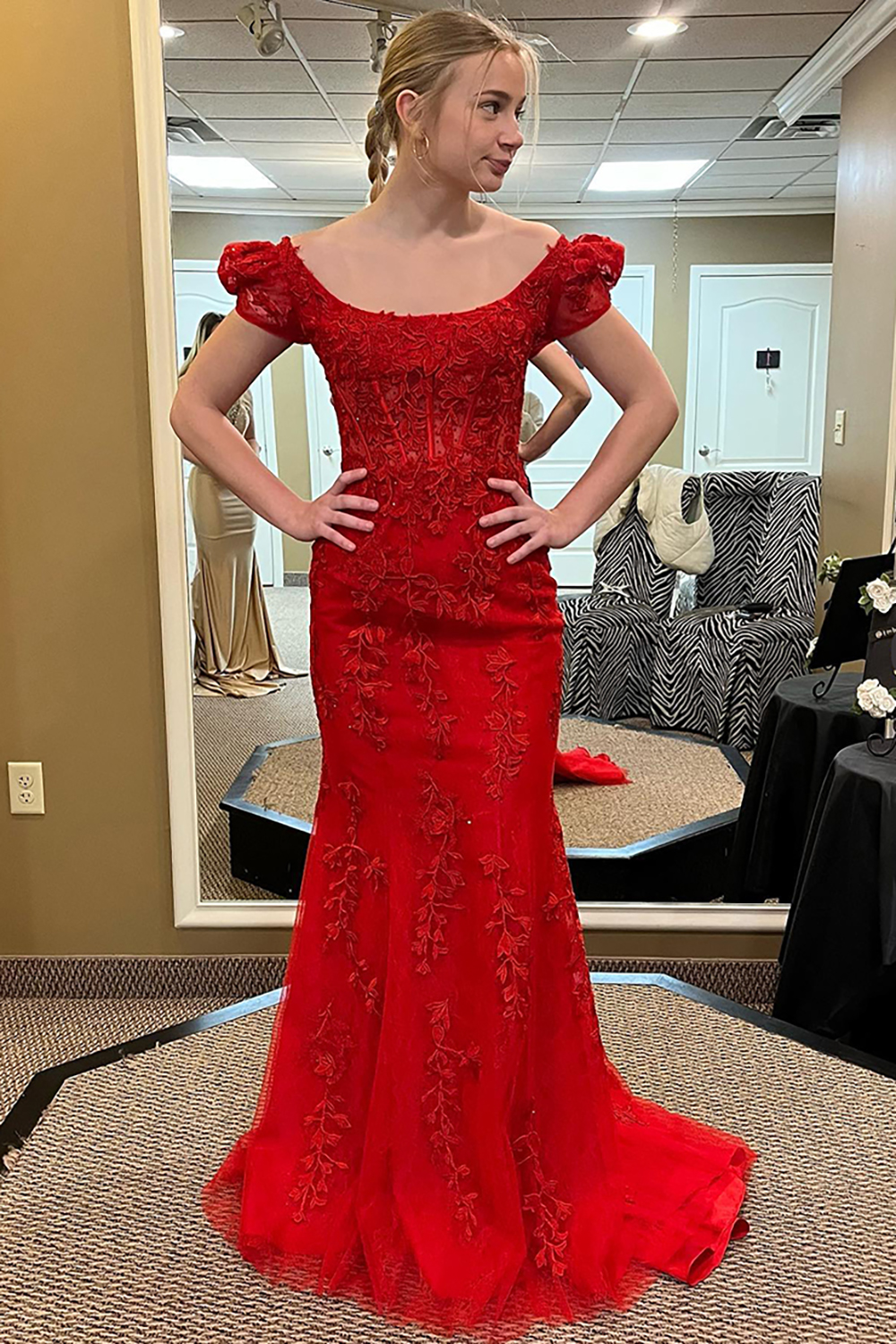 Red Puff Sleeve Appliques Tulle Mermaid Prom Dress
