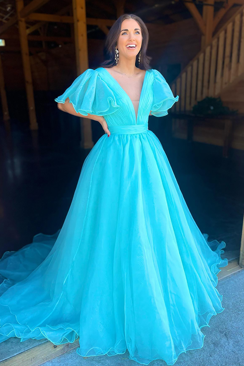Green Ruffled V-neck Tiered Chiffon Lace Puff Sleeve Prom Dress