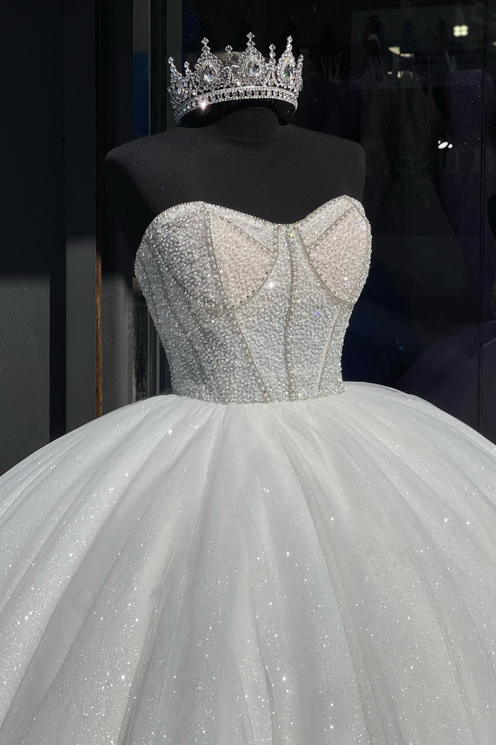 Sparkly White Sweetheart Beaded Ball Gown Tulle Quinceanera Dress
