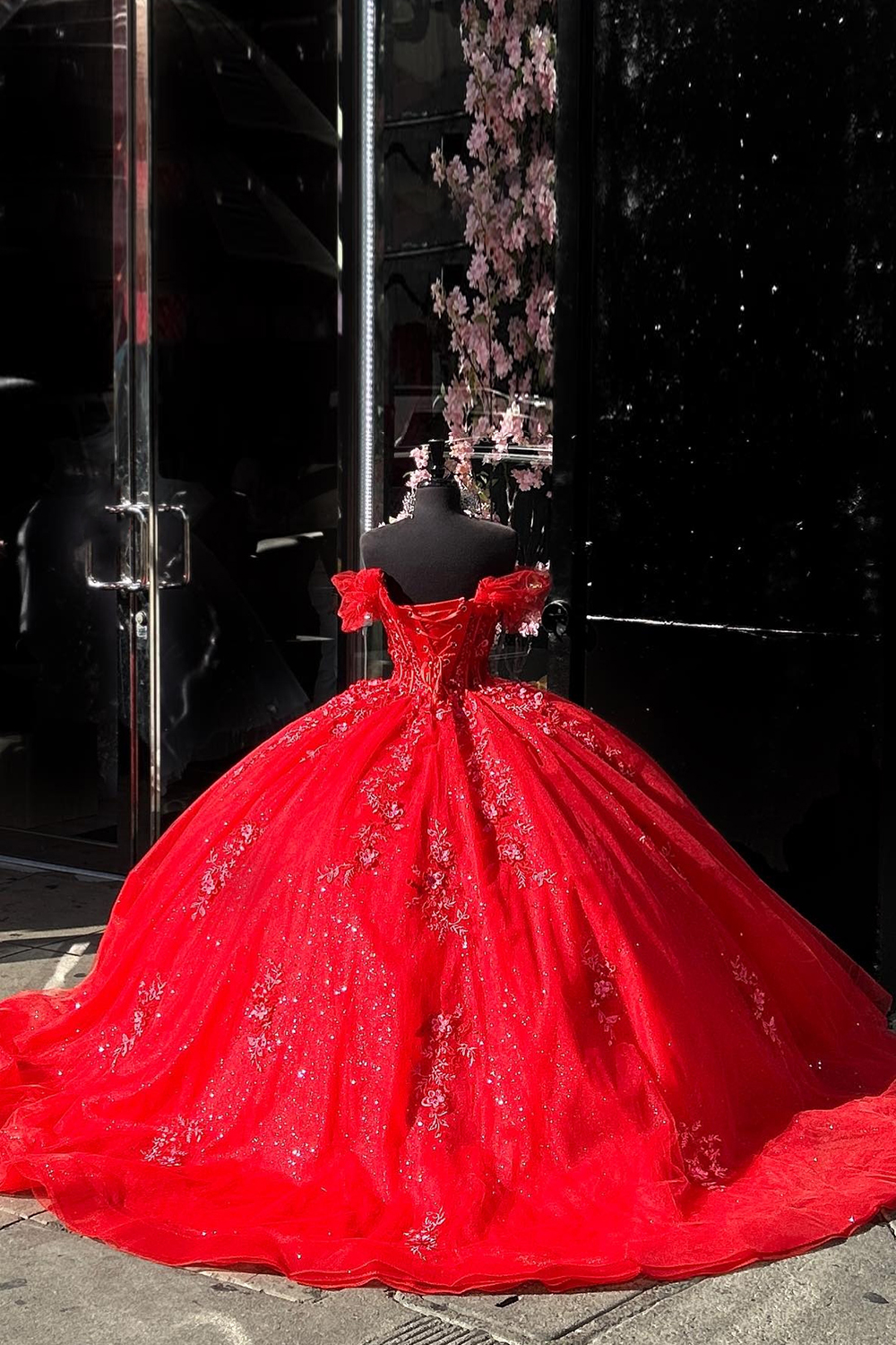 Glitter Red Ball Gown Off the Shoulder Tulle Quinceanera Dress with Sequined Appliques