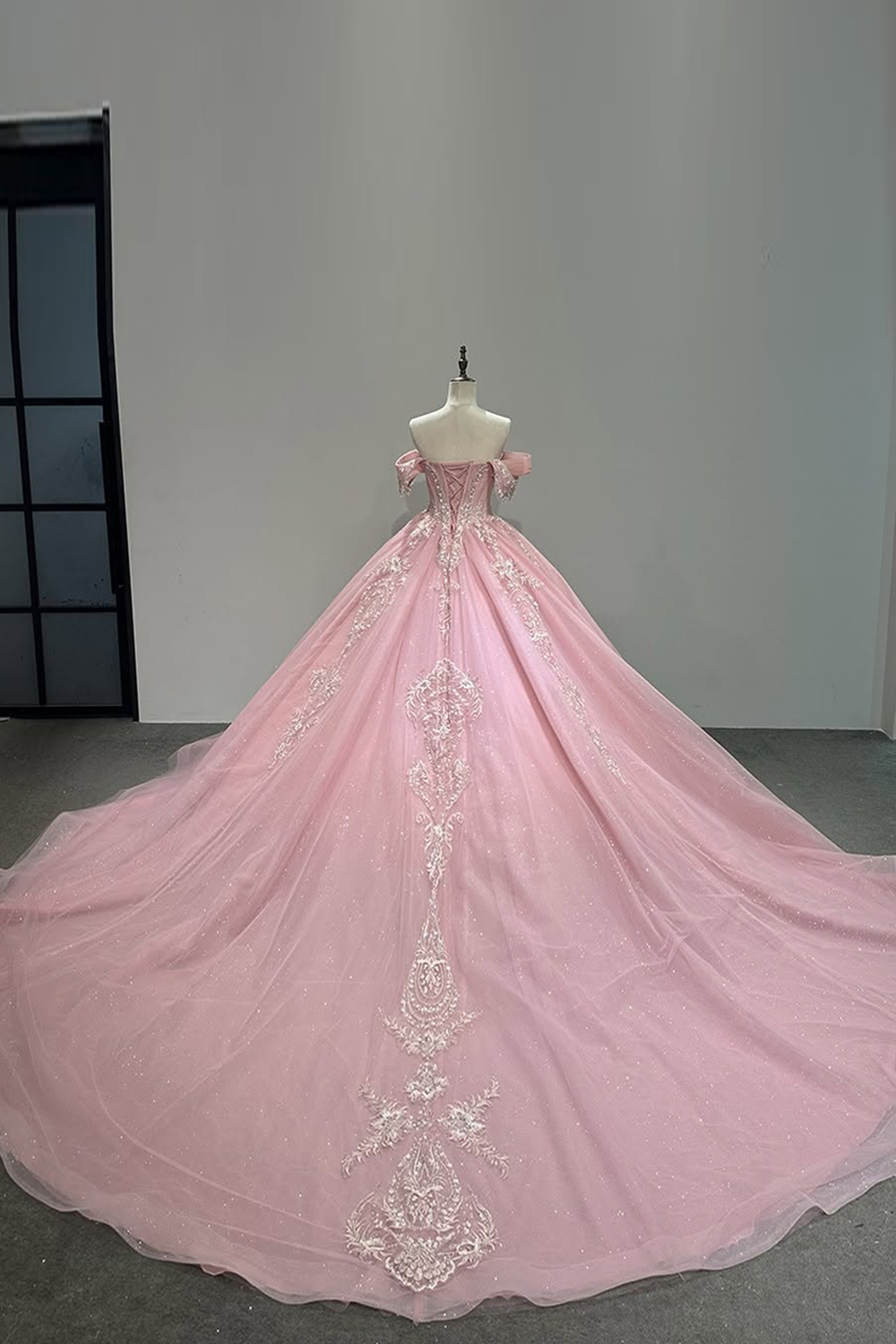 Sparkly Blush Pink Ball Gown Off the Shoulder Tulle Quinceanera Dress with Beading Appliques