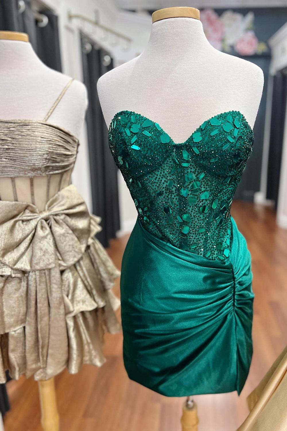 Sparkly Emerald Green Satin Tight Mirror Short Homecoming Dress with Beading