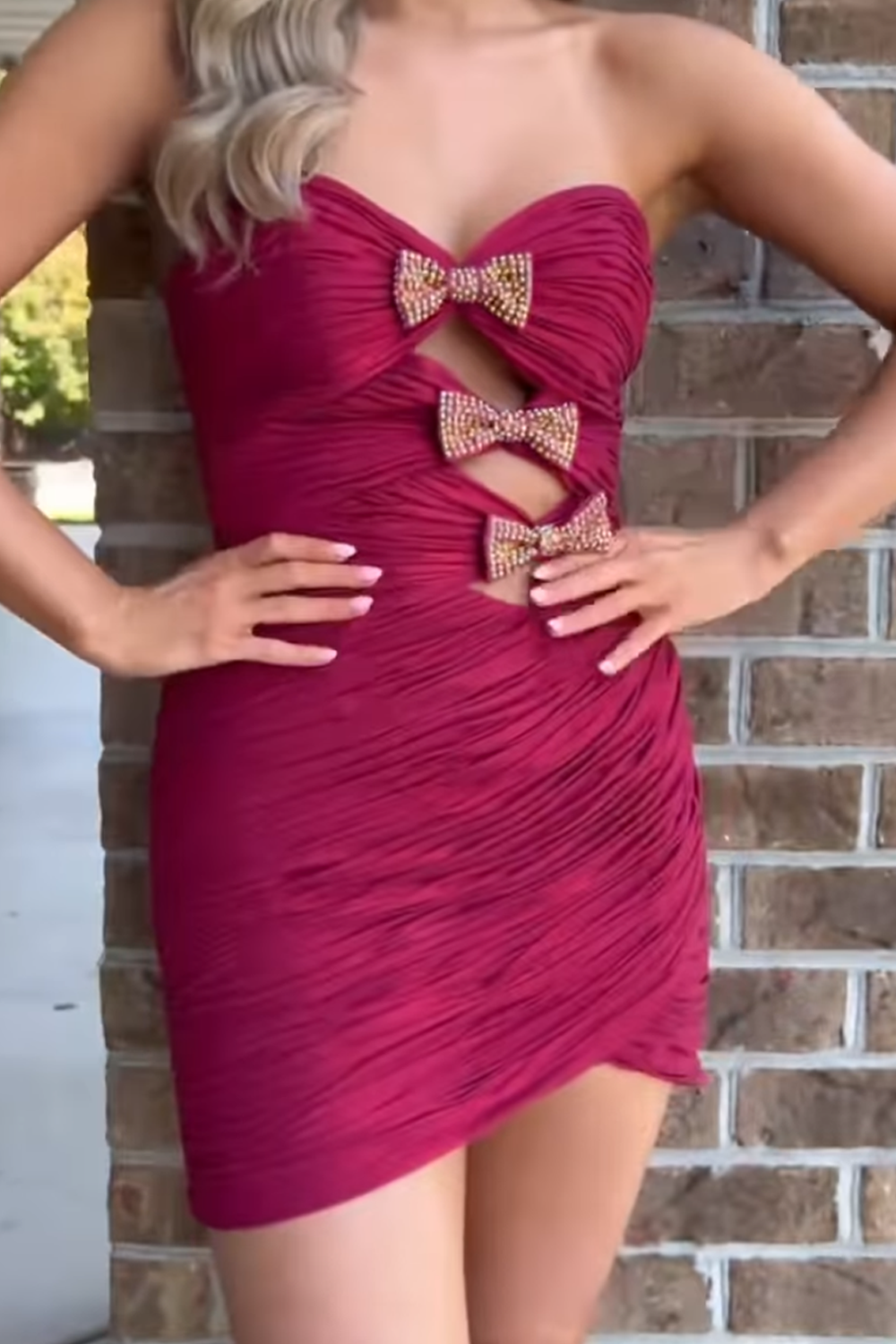 Burgundy Keyhole Tight Ruched Short Homecoming Dress with Bows