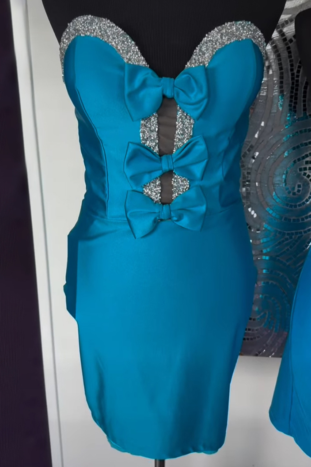 Sparkly Fuchsia Beaded Keyhole Short Homecoming Dress with Bows