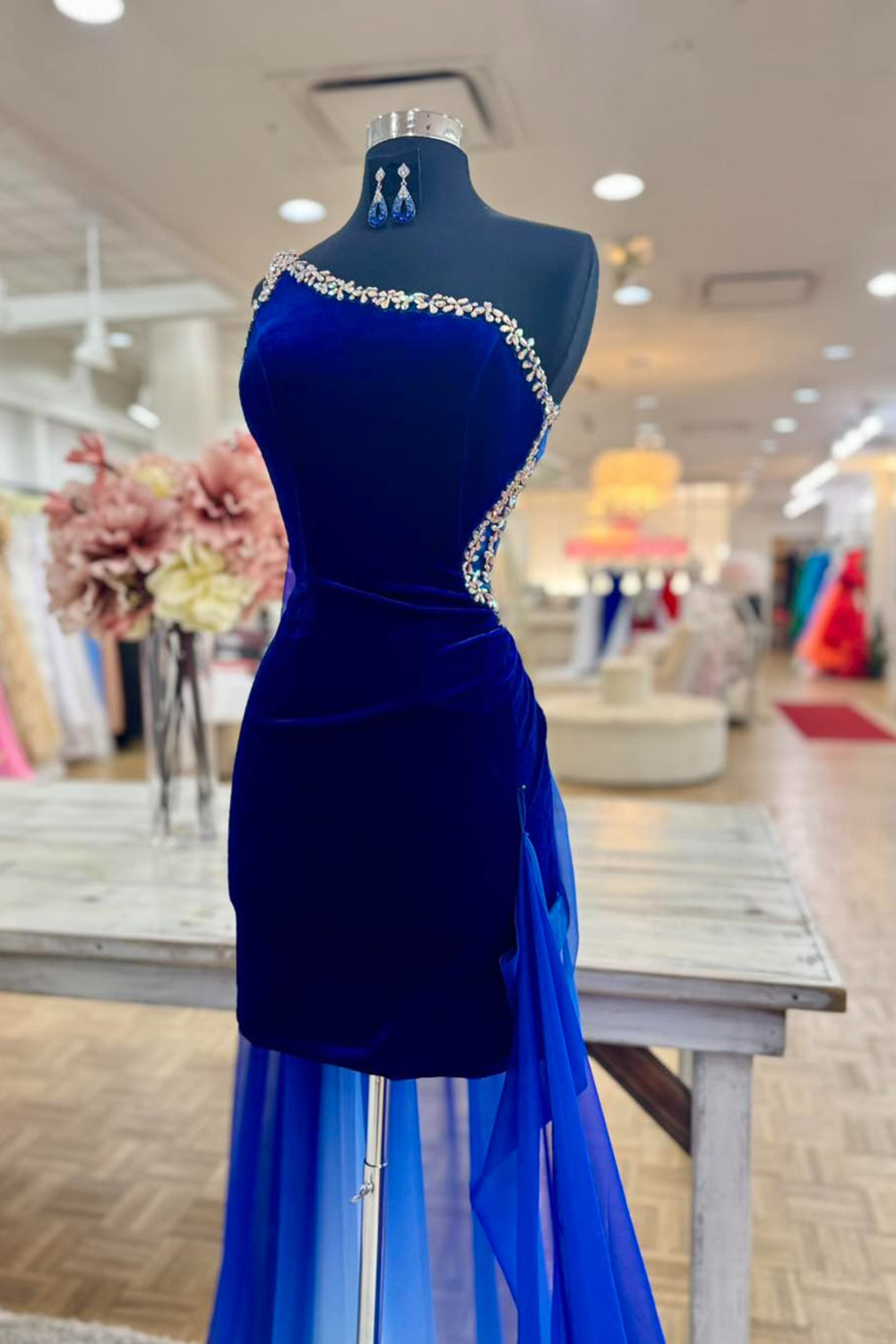 Sparkly Dark Blue One Shoulder Tight High-Low Homecoming Dresses with Beading