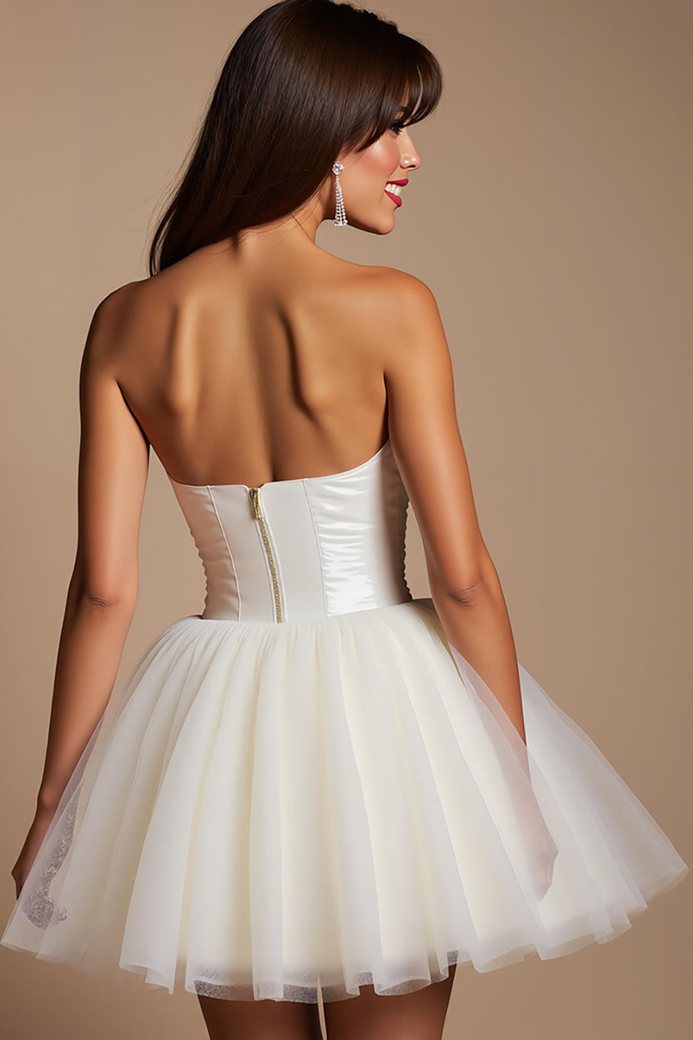 White Sweetheart A Line Short Tulle Homecoming Dress