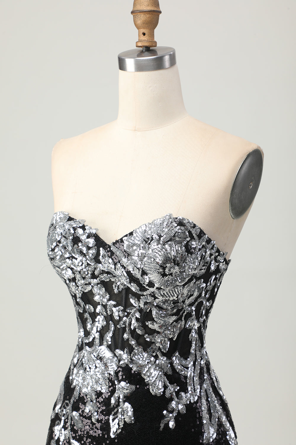 Sparkly Black Silver Sweetheart Short Tight Homecoming Dress with Sequins