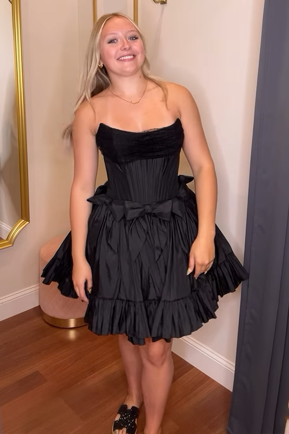 Black Satin Corset A Line Ruffled Short Homecoming Dress with Bows