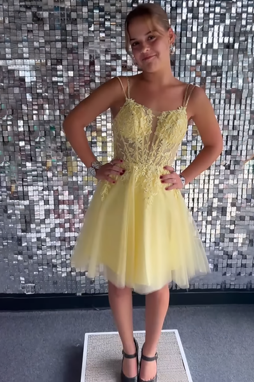 Sparkly Pink Corset A Line Tulle Short Homecoming Dress with Appliques