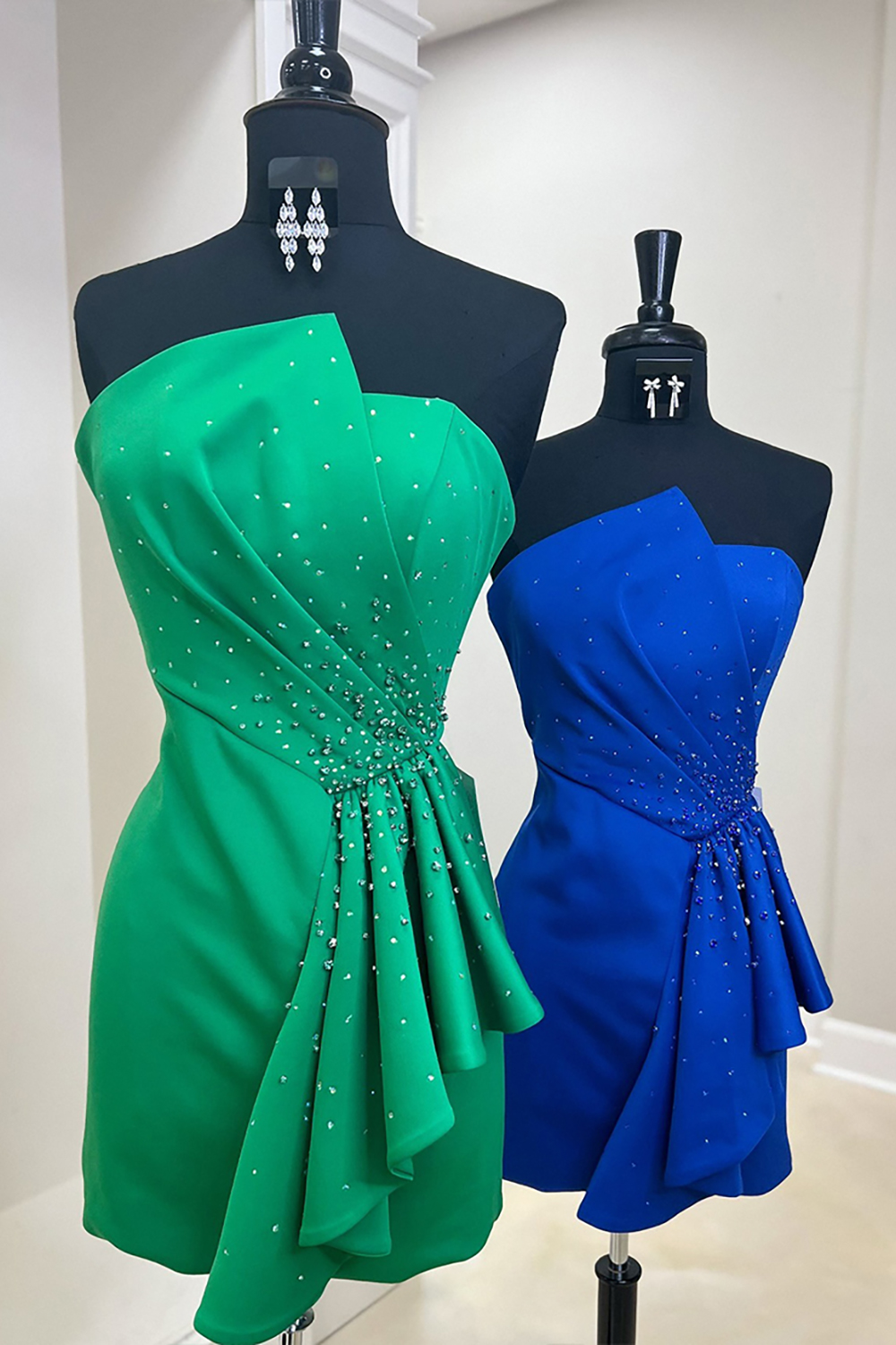 Sparkly Green Satin Tight Ruffled Short Homecoming Dress with Beading