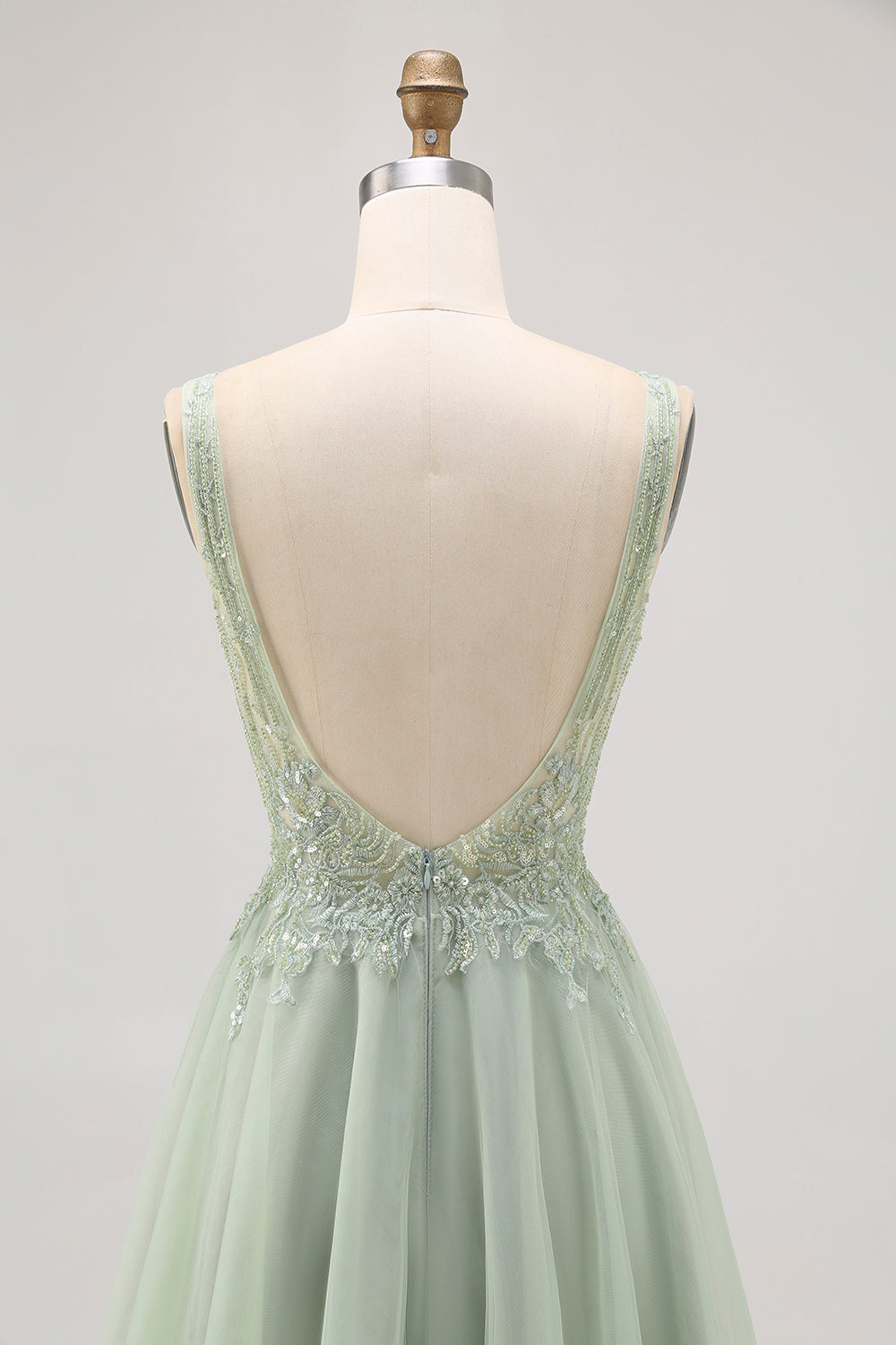 Sparkly Green Tulle V-Neck Beaded Short Homecoming Dress with Appliques