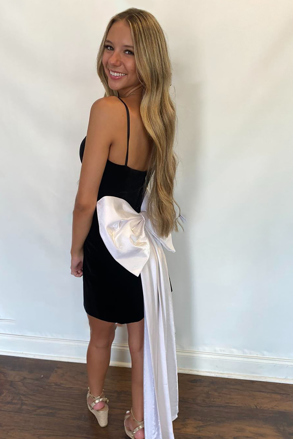 Black Tight Spaghetti Straps Short Homecoming Dress with Bow