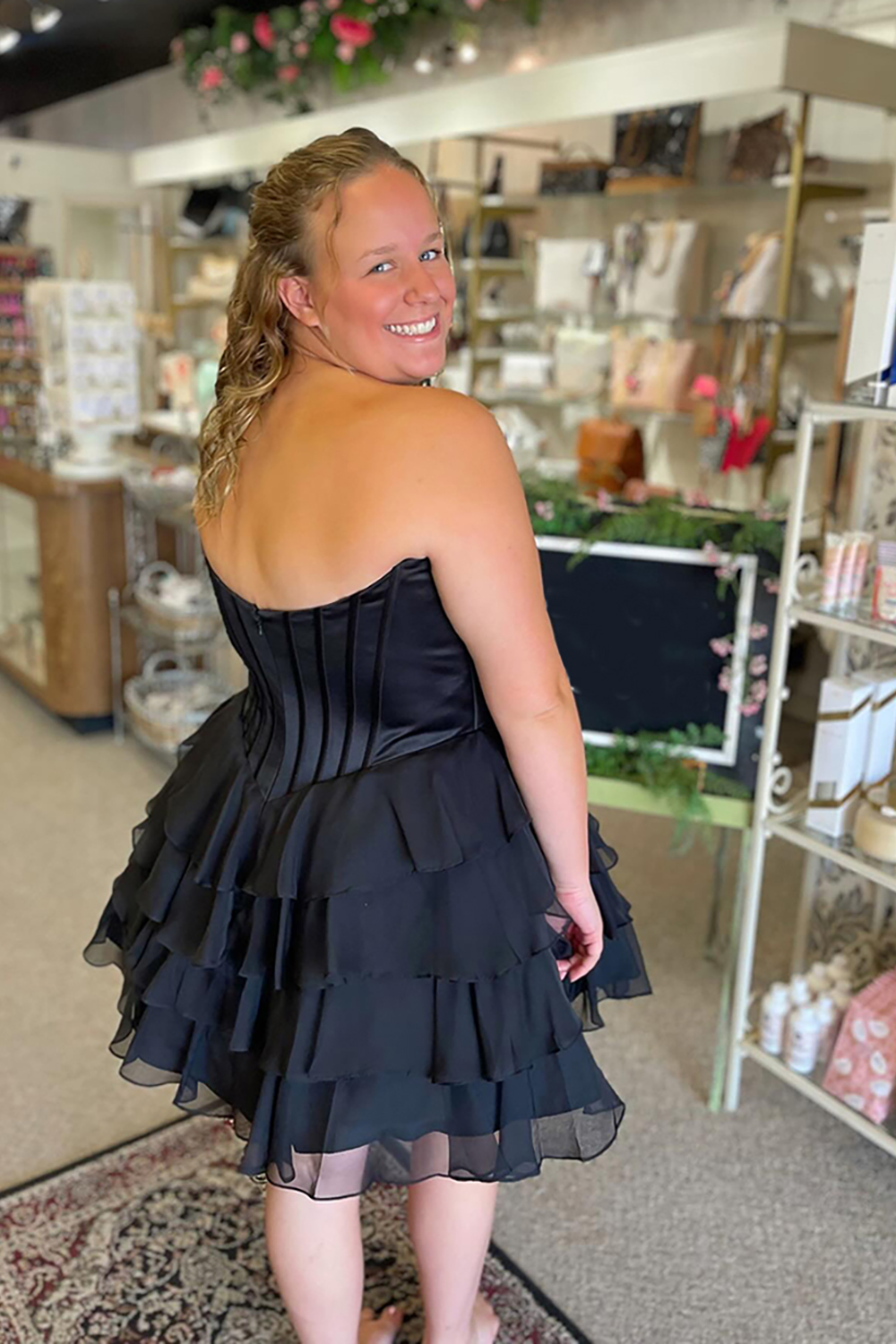 Black Sweetheart Ruffled A-Line Short Corset Homecoming Dress with Appliques