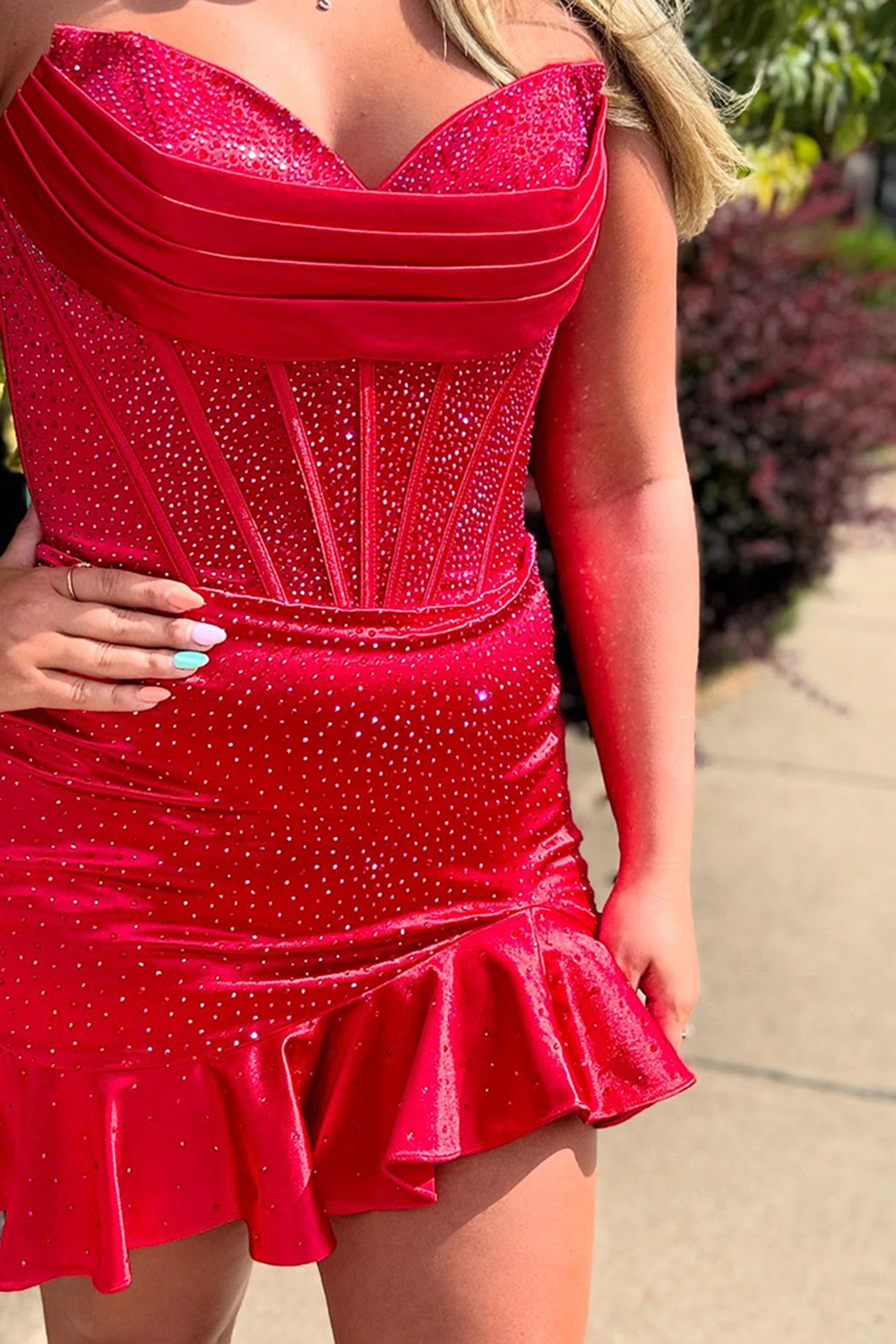 Sparkly Black Sweetheart Beaded Short Corset Homecoming Dress with Ruffles