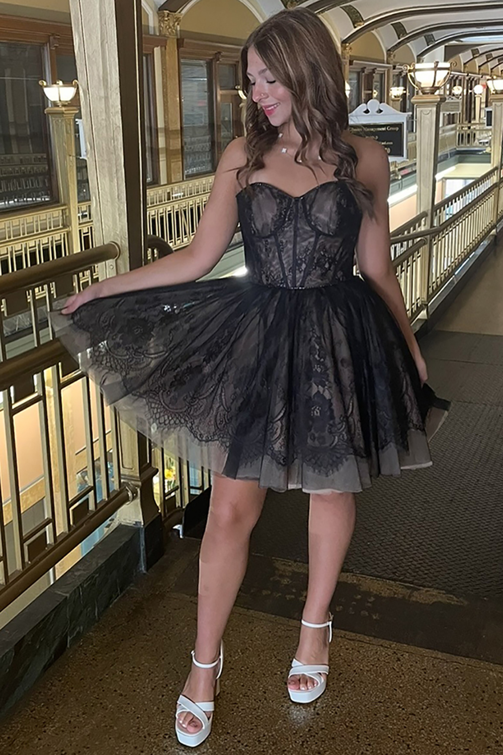 Black Sweetheart Tulle A-Line Corset Short Homecoming Dress with Appliques