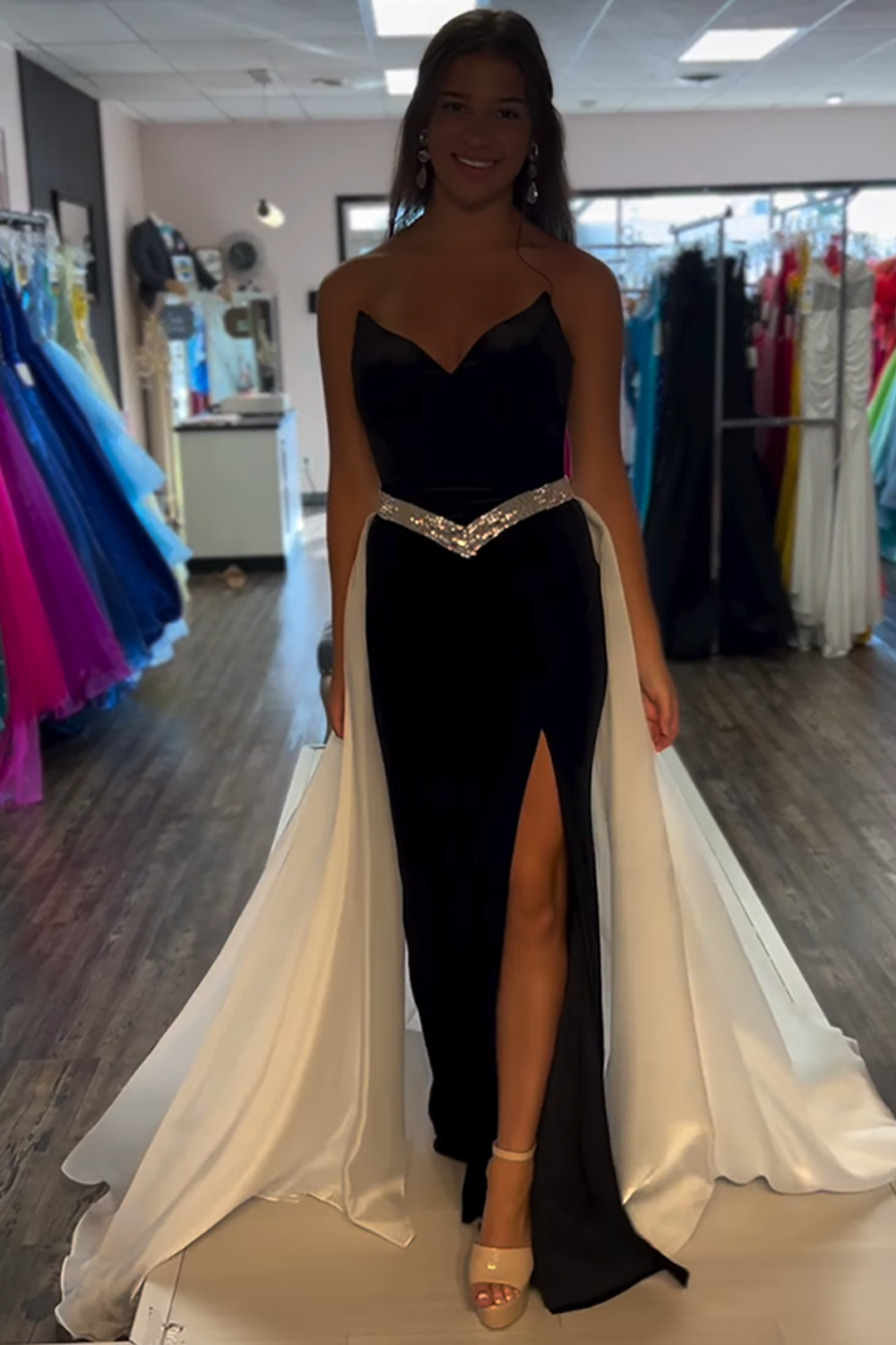 Sparkly Black Sweetheart Velvet Mermaid Long Prom Dress with Beading