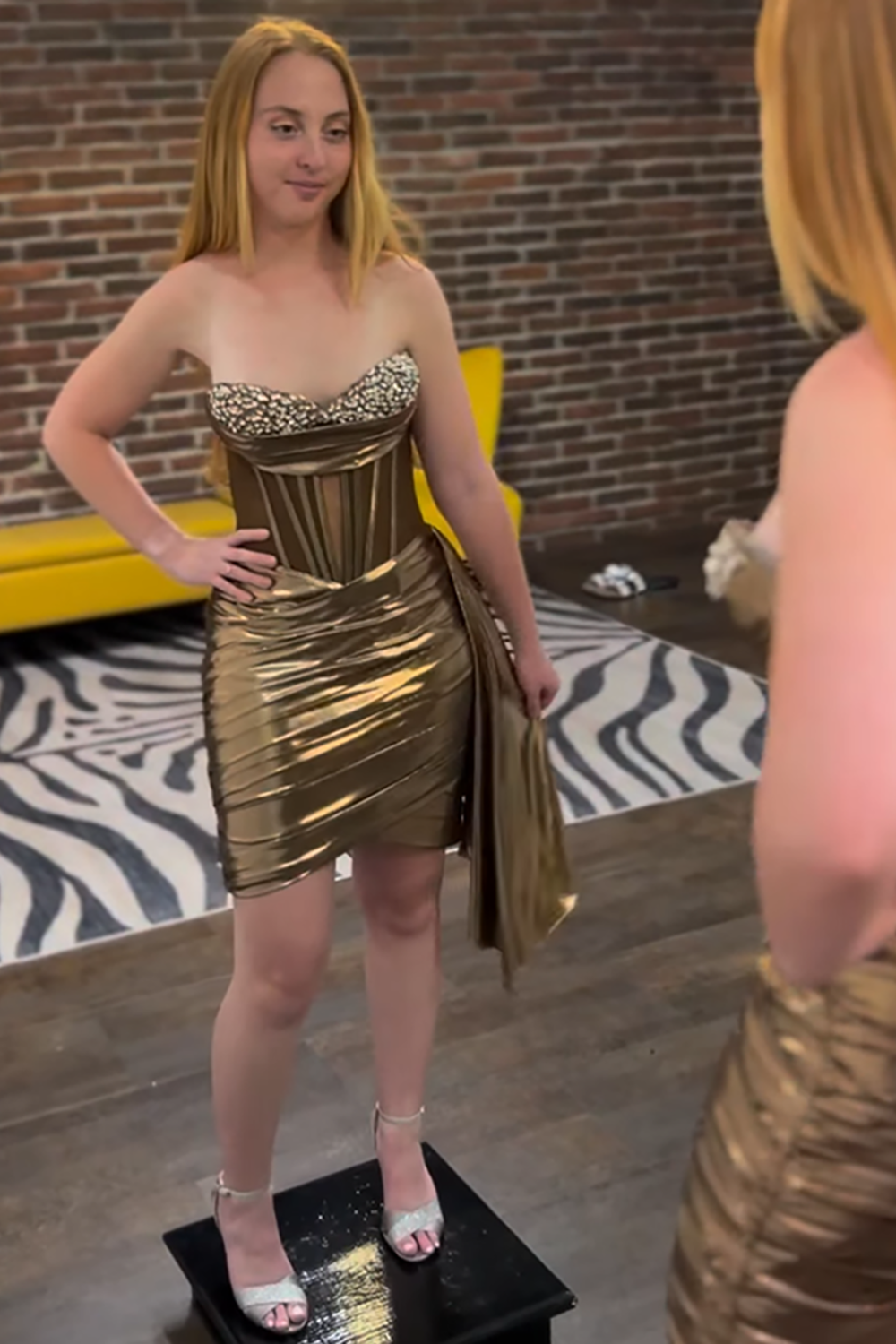 Sparkly Gold Sweetheart Metallic Tight Short Homecoming Dress with Beading