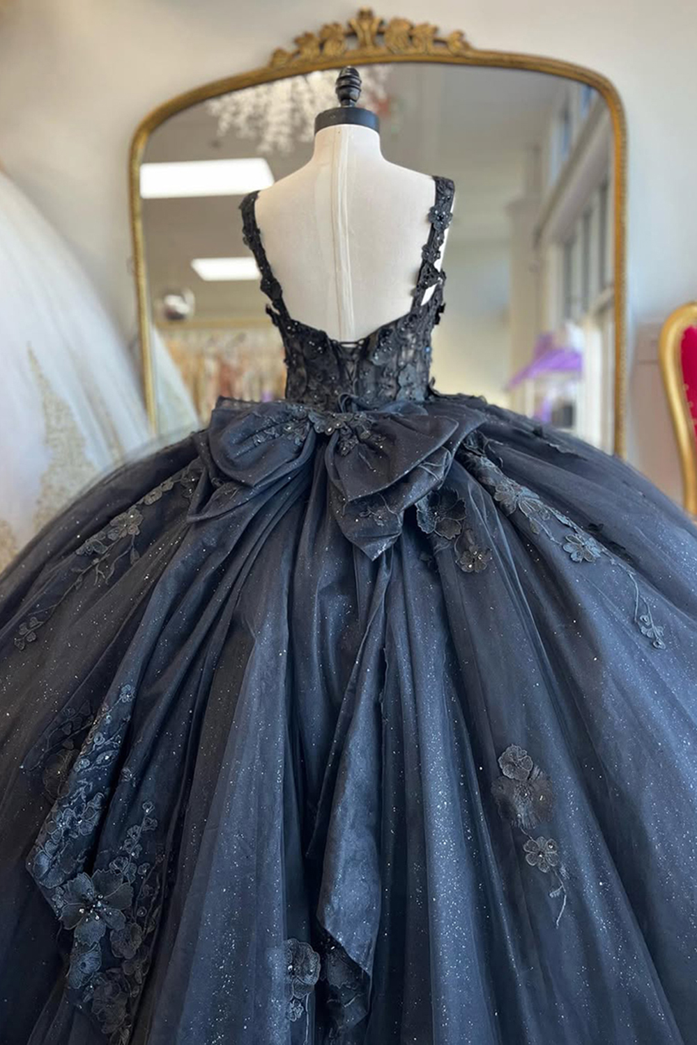 Sparkly Black Spaghetti Straps Beaded Corset Ball Gown Floral Appliques Quinceanera Dress with Bow