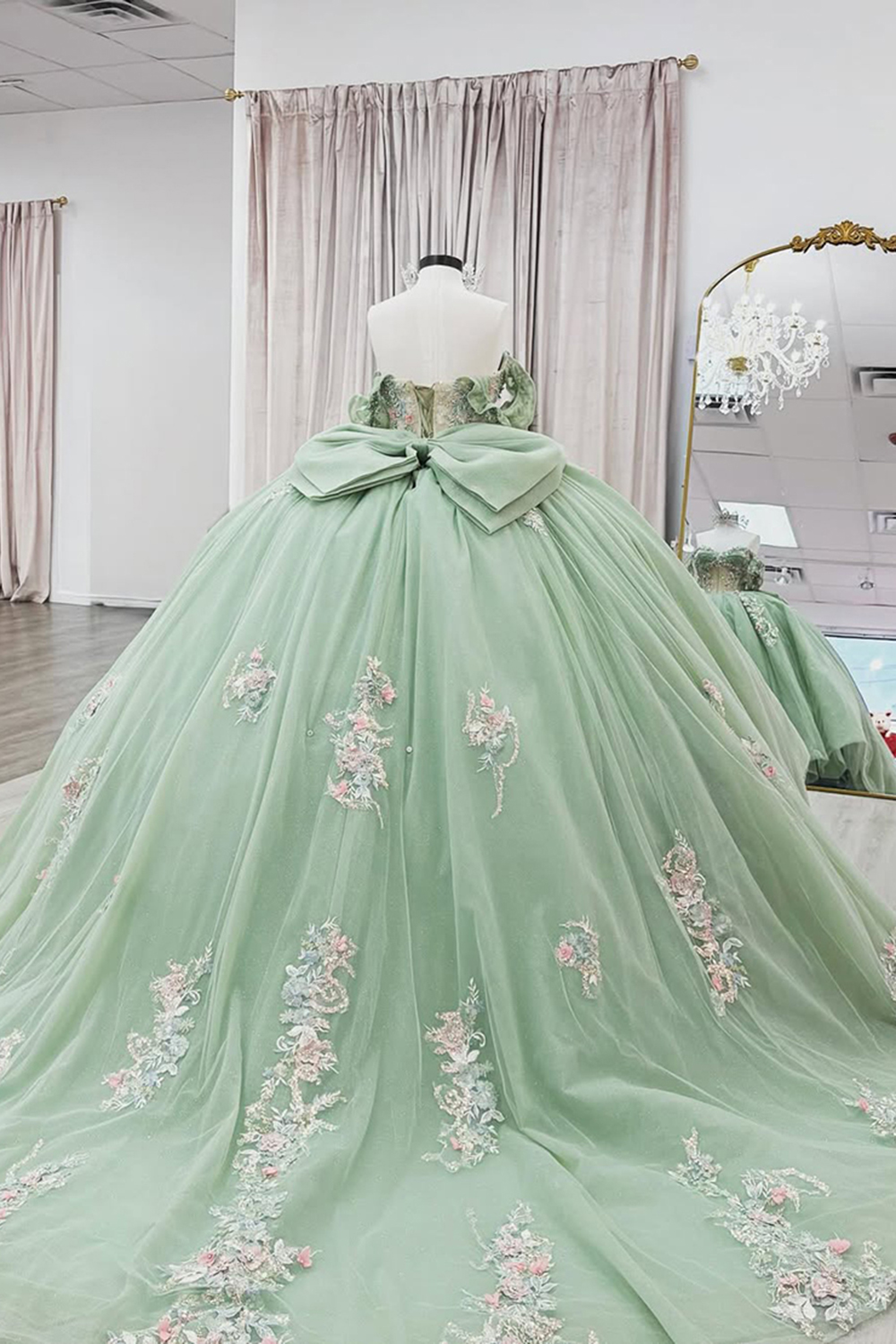 Sparkly Green Sweetheart Corset Ball Gown Floral Beaded Quinceanera Dress with Appliques