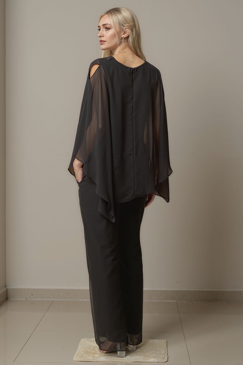 Sparkly Black Beaded V-Neck 3 Piece Mother of the Bride Pant Suits with Cape