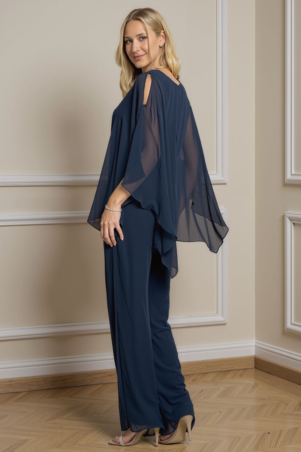 Sparkly Black Beaded V-Neck 3 Piece Mother of the Bride Pant Suits with Cape