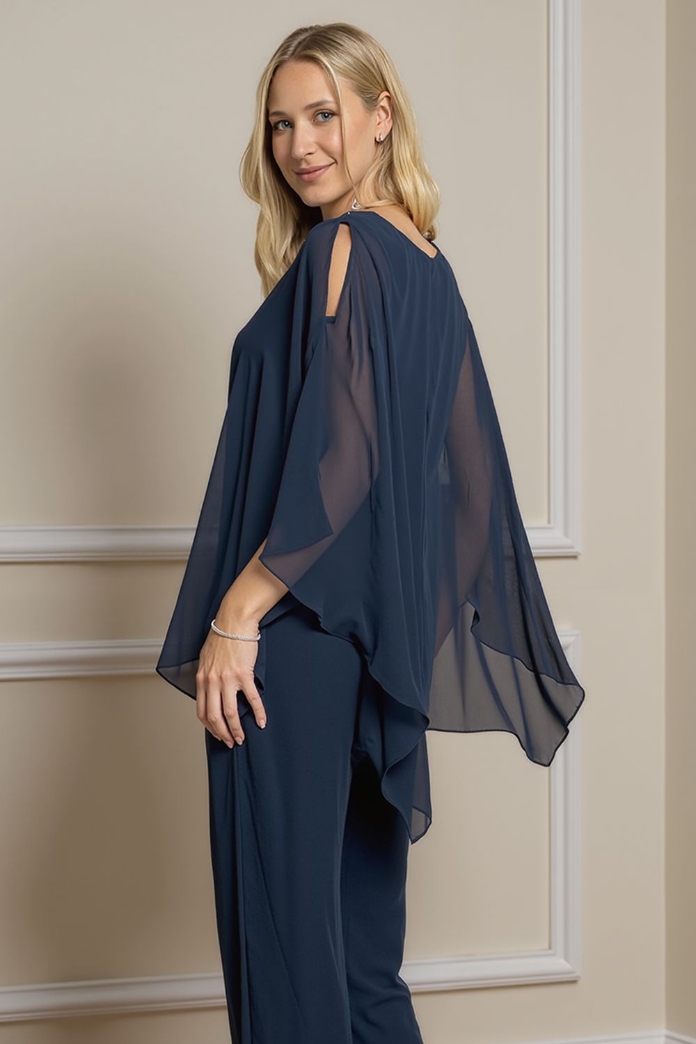 Sparkly Black Beaded V-Neck 3 Piece Mother of the Bride Pant Suits with Cape