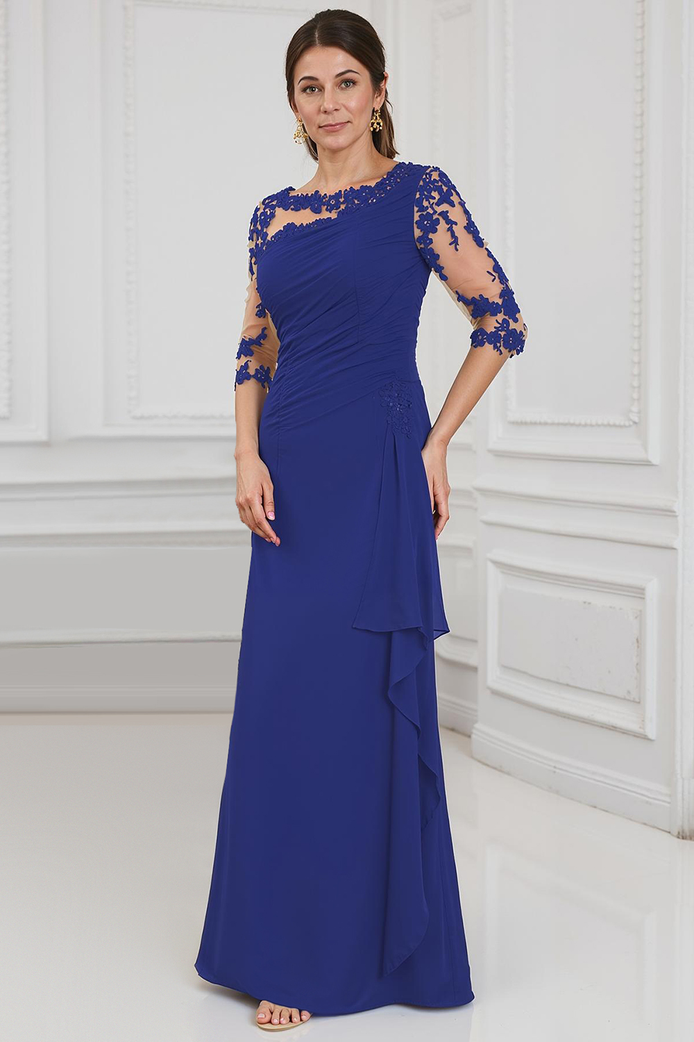 Black Sheath Boat Neck Floor-Length Mother of the Bride Dress with Lace