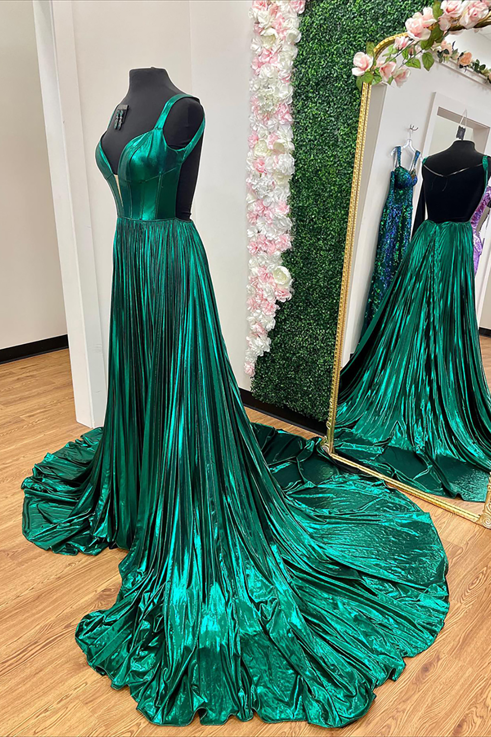 Emerald Green V-Neck Corset A Line Long Prom Dress