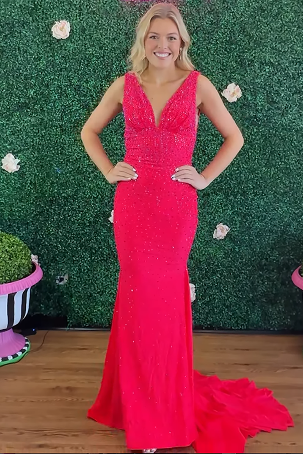 Sparkly Red V-Neck Mermaid Beaded Long Prom Dress with Cape