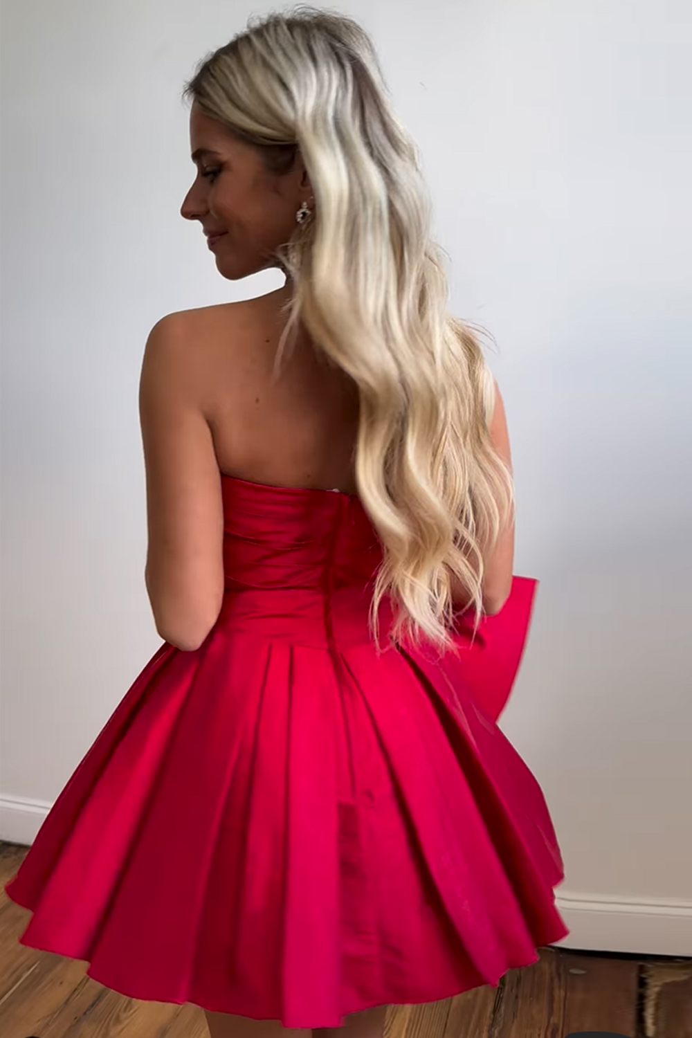 Red Strapless A-Line Satin Short Prom Dress with Bowknot