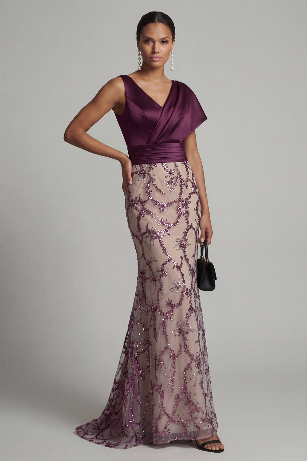 Sparkly Dark Purple V-Neck Mermaid Long Beaded Mother of the Bride Dress