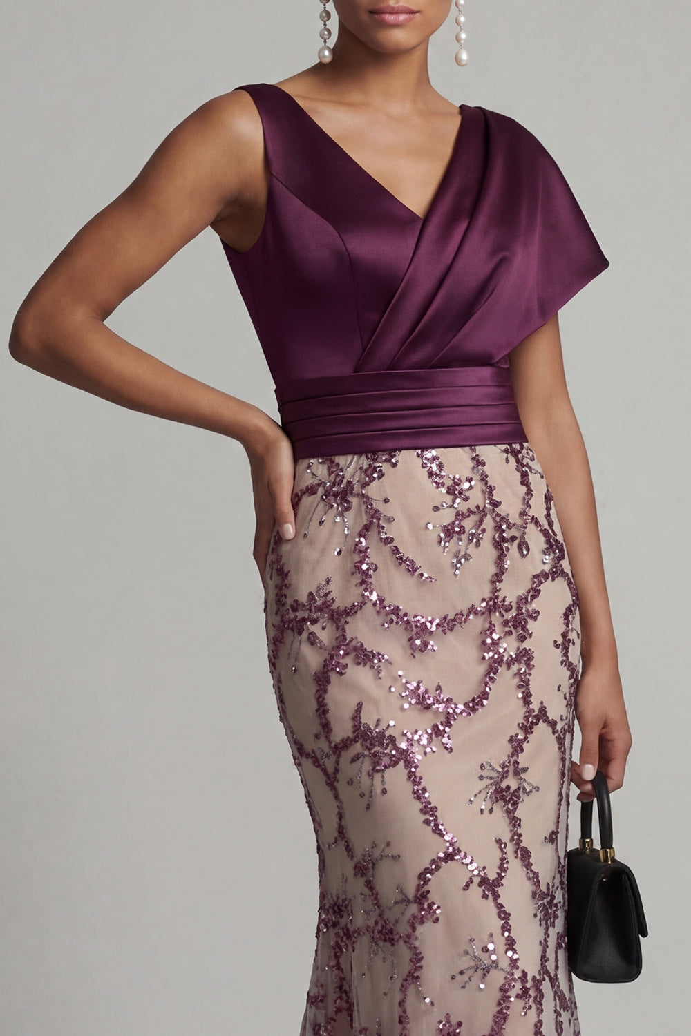 Sparkly Dark Purple V-Neck Mermaid Long Beaded Mother of the Bride Dress