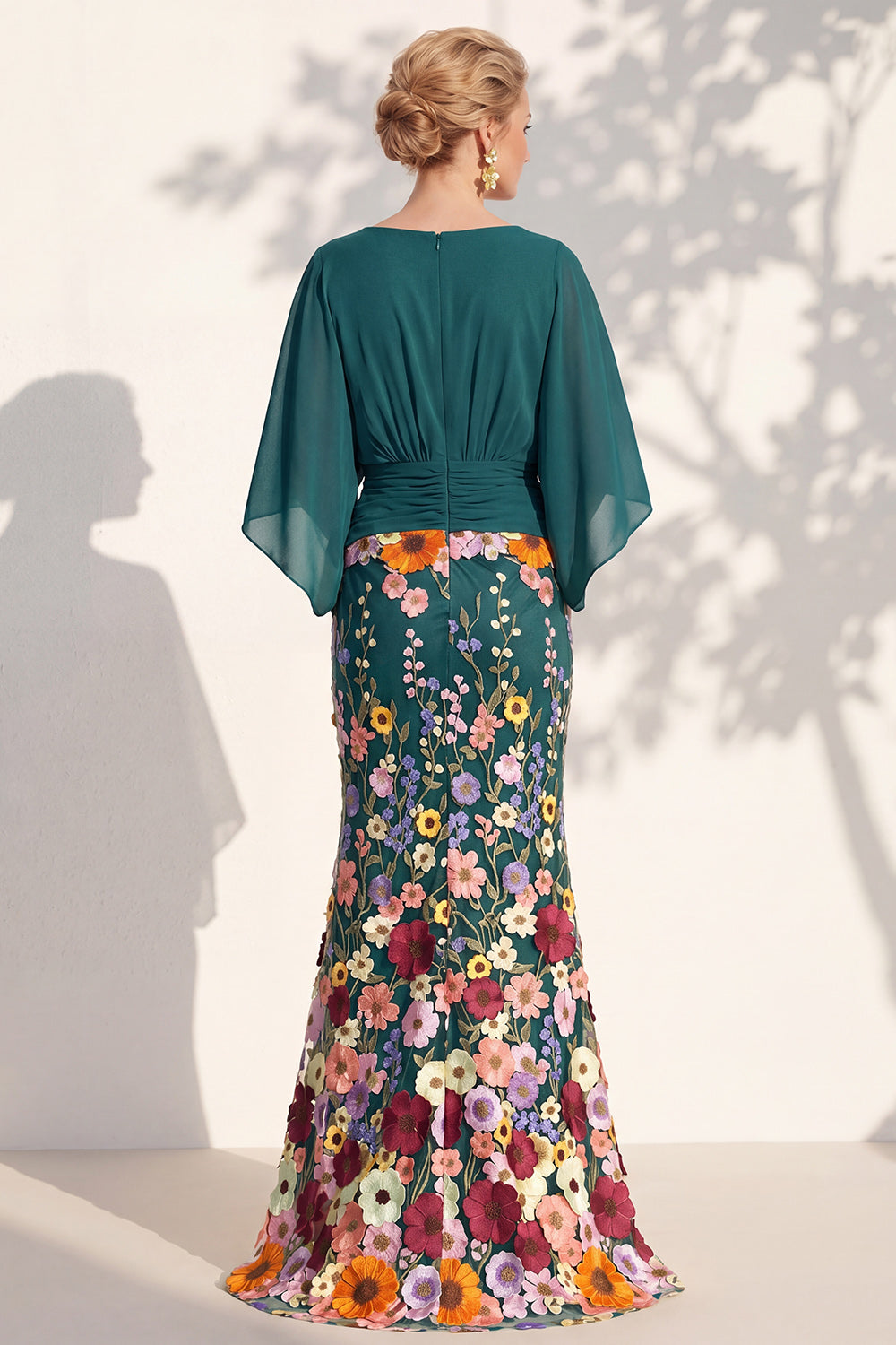 Floral Green Mermaid V-Neck Long Mother of the Bride Dress with Sleeves
