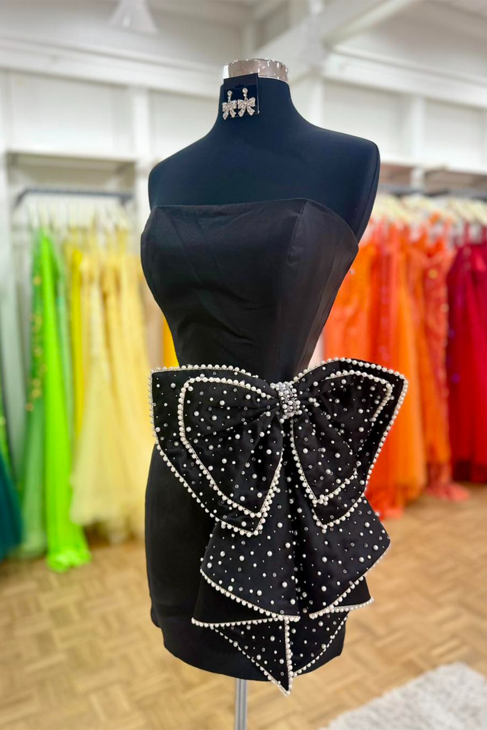 Black Strapless Tight Short Homecoming Dress with Pearls