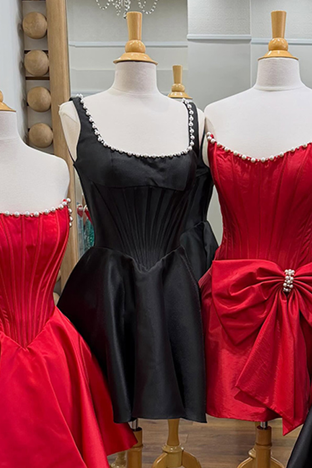 Sparkly Burgundy Corset A Line Short Homecoming Dress with Pearls