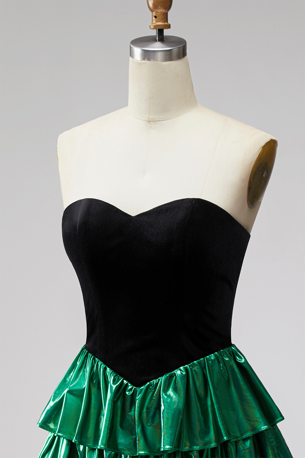 Black Green Ruffled Metallic Tiered A-Line Short 80s Homecoming Dress