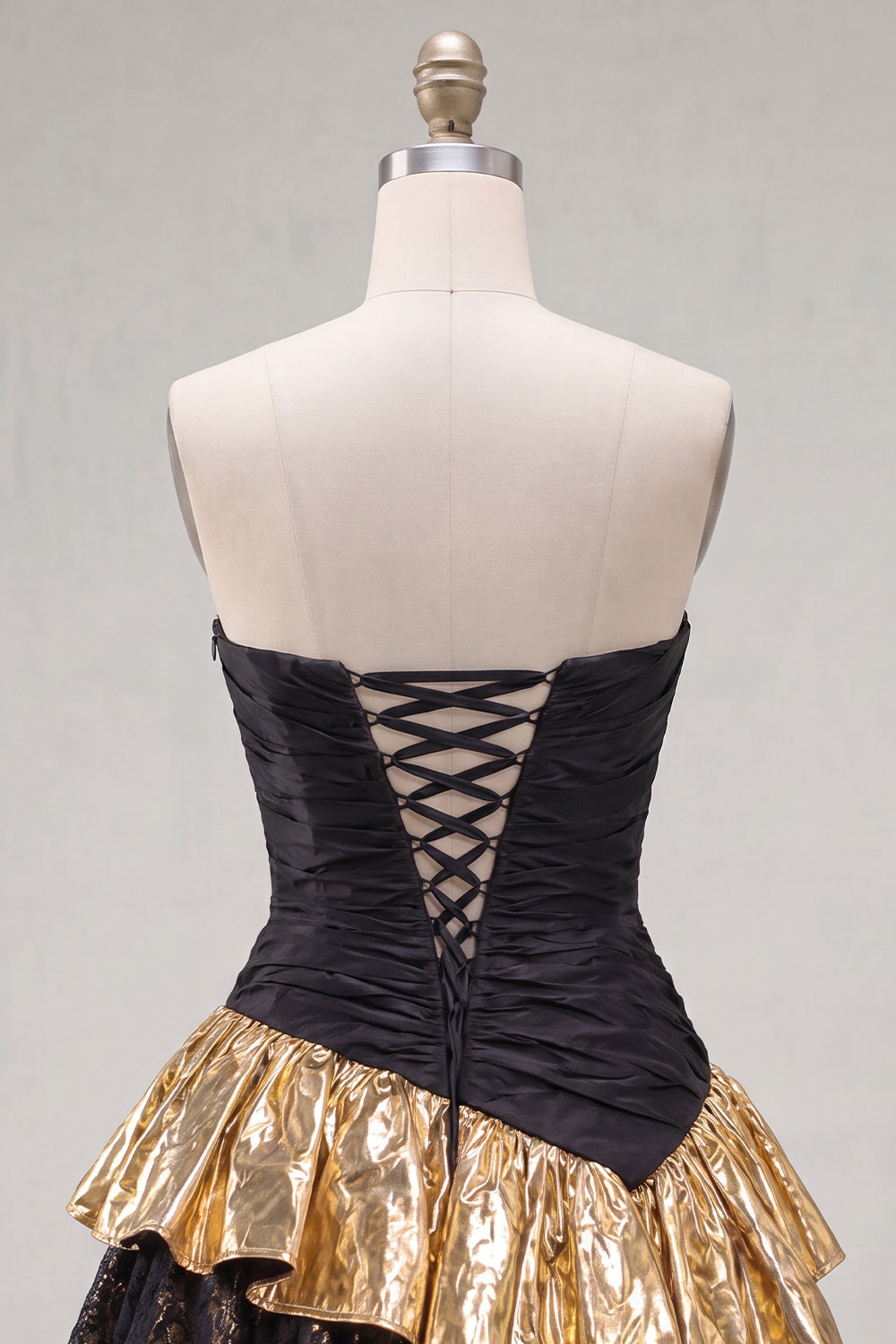 Black Golden Ruffled A Line Short 80s Homecoming Dress with Lace
