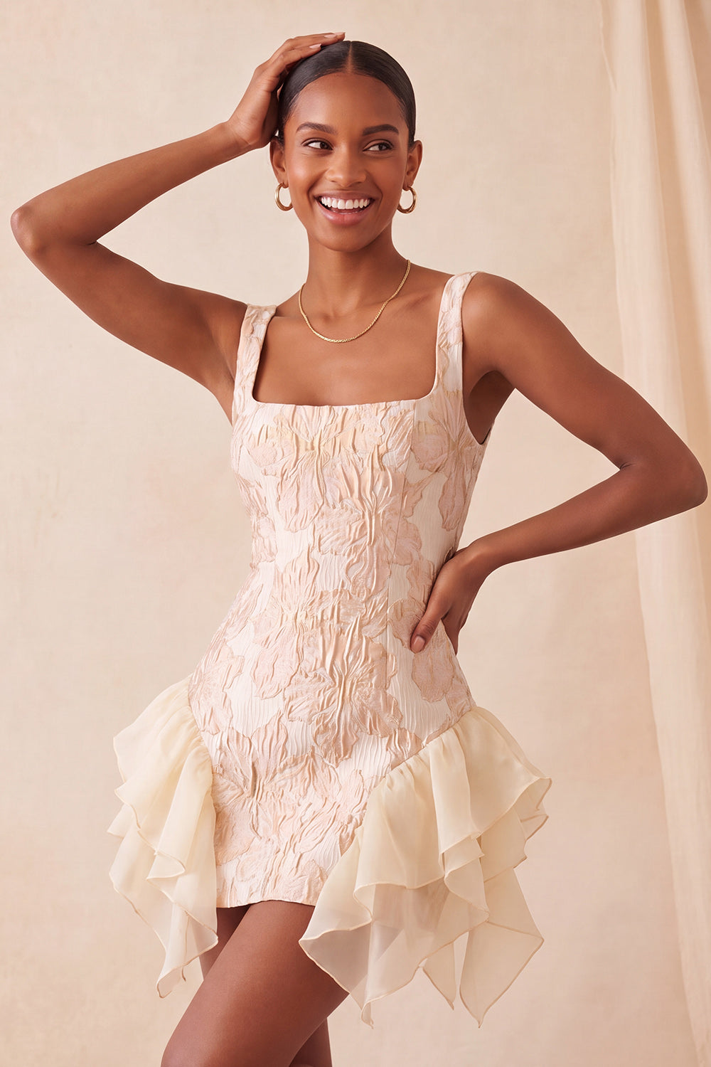 Champagne Ruffled Square Neck Tight Jacquard Short Homecoming Dress