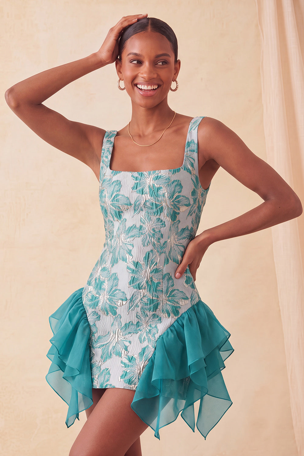 Champagne Ruffled Square Neck Tight Jacquard Short Homecoming Dress