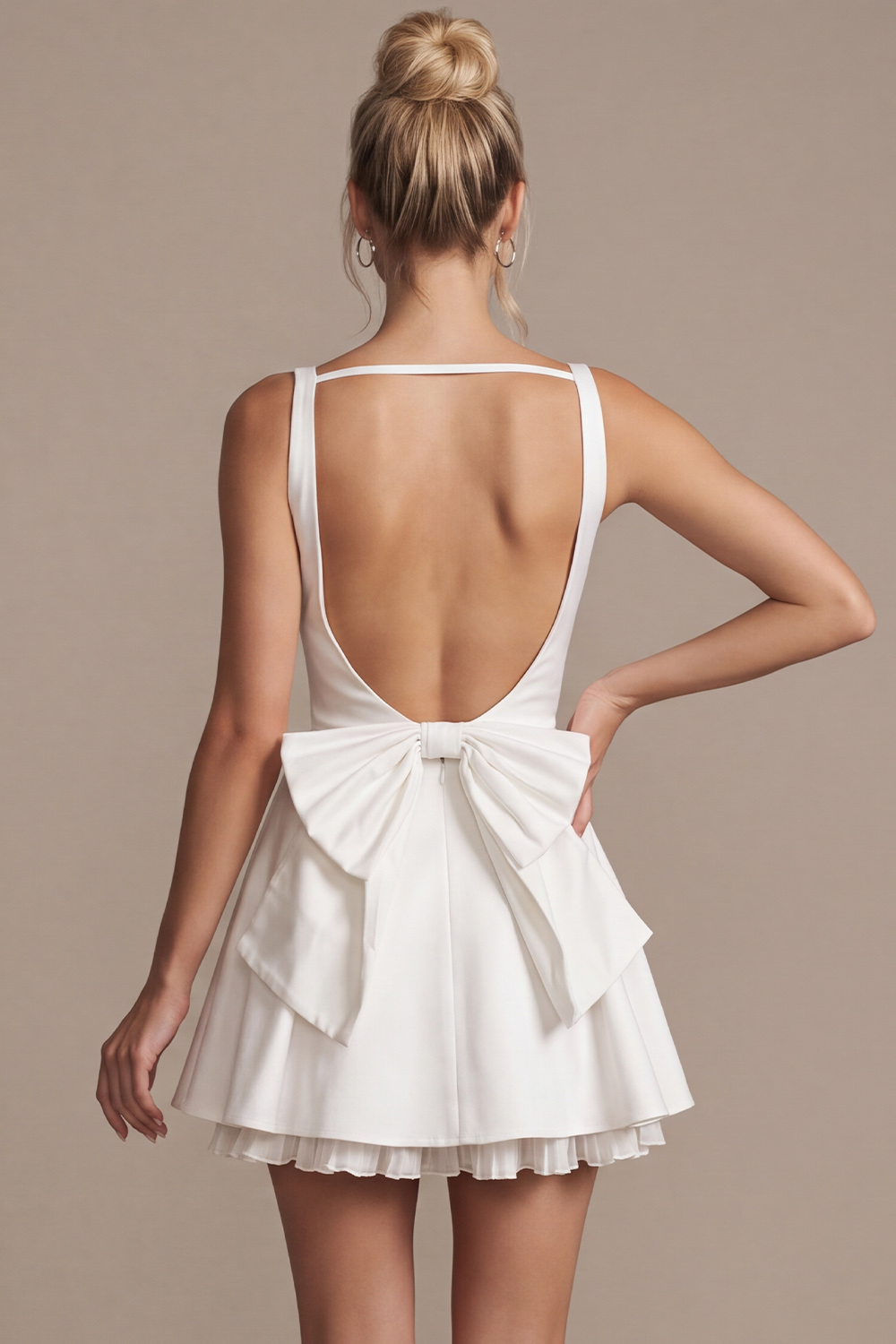 White A-Line Boat Neck Mini Wedding Dress with Bow