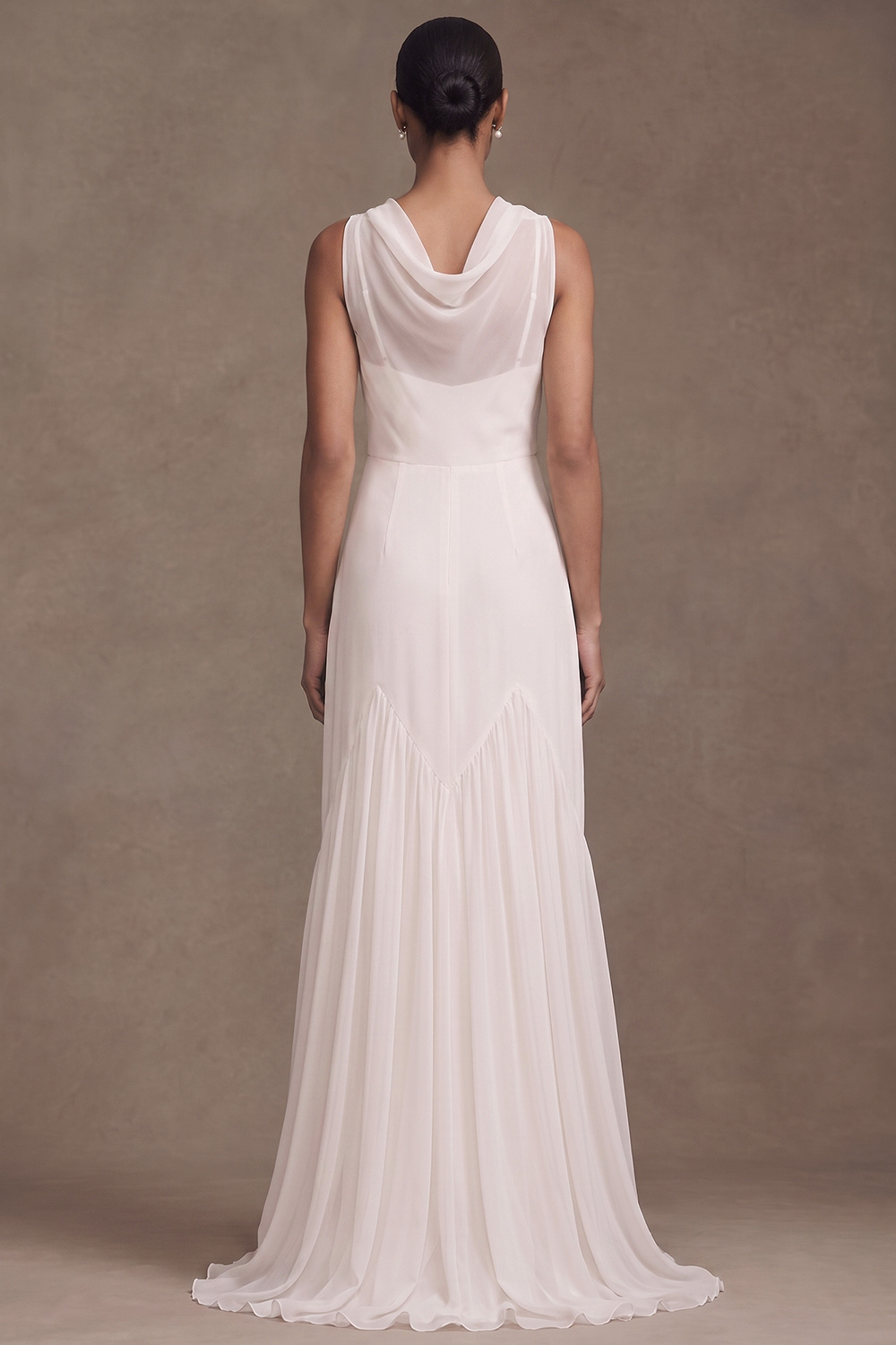 White Sheath Bateau Neck Pleated Beach Wedding Dress