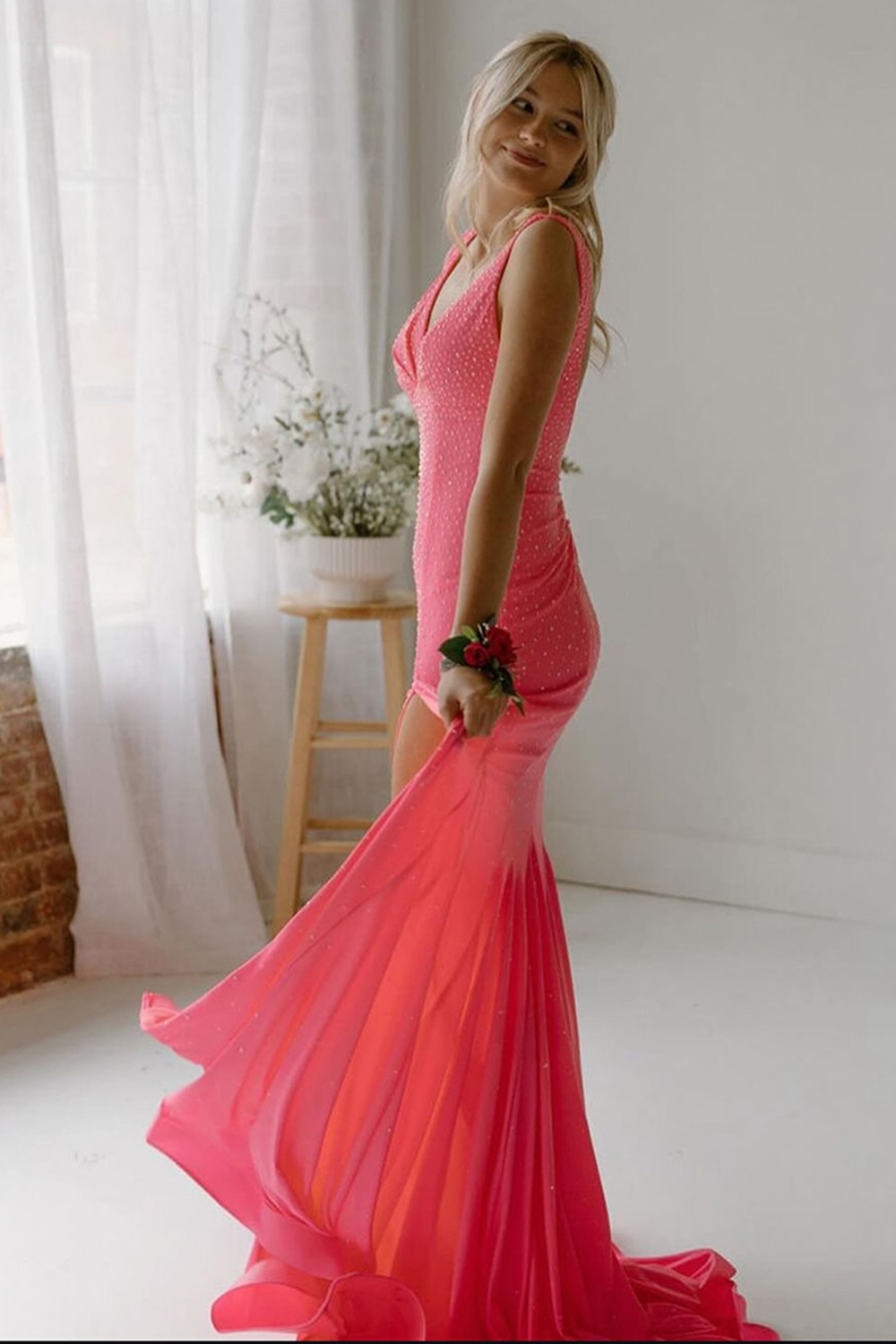 Sparkly Green Beaded Mermaid V-Neck Backless Long Prom Dress